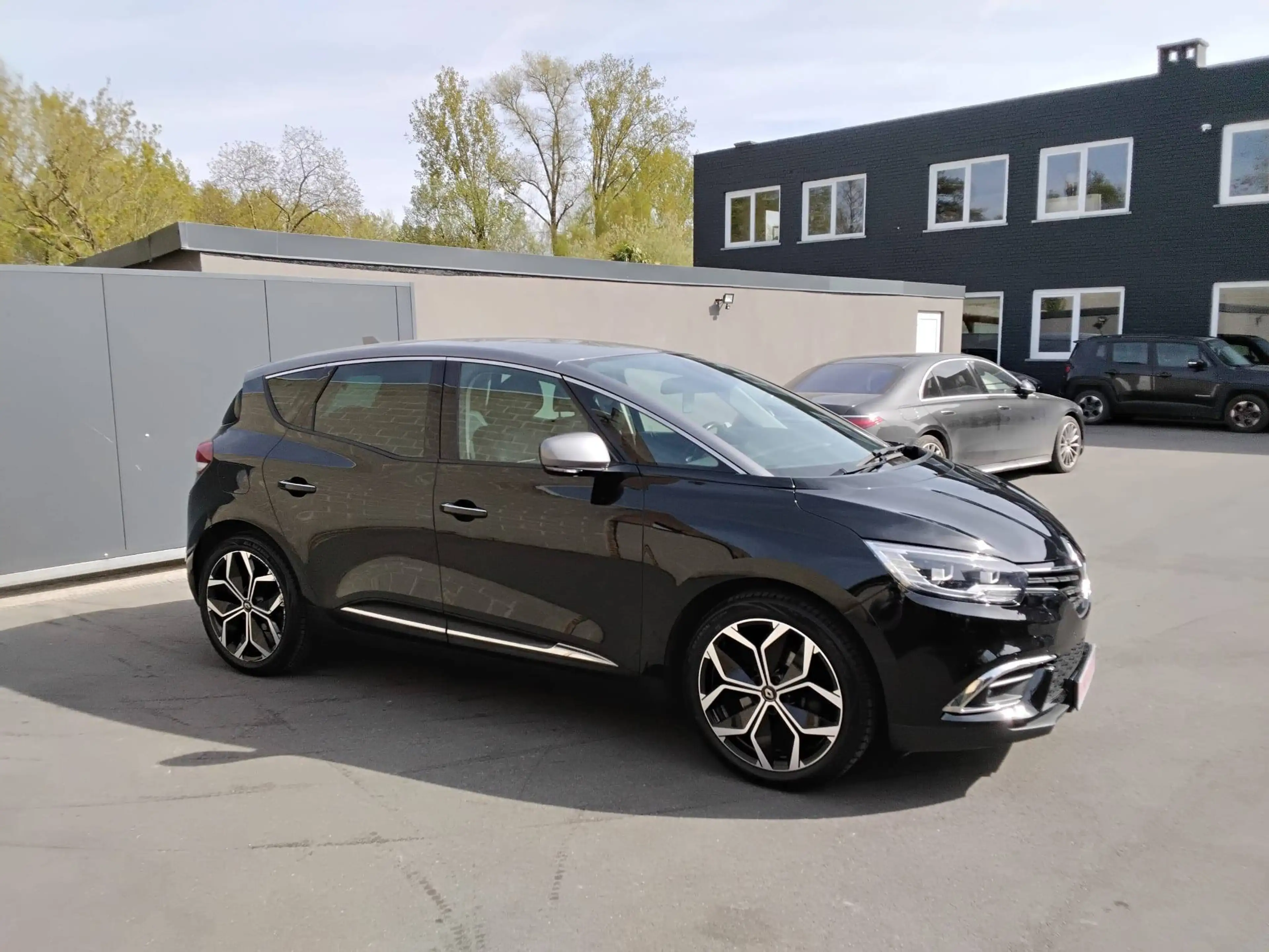 Renault Scenic 1.33 TCe Intens AUTOM CAM TREKHAAK NAVI BLUET CRUISE — photo 6
