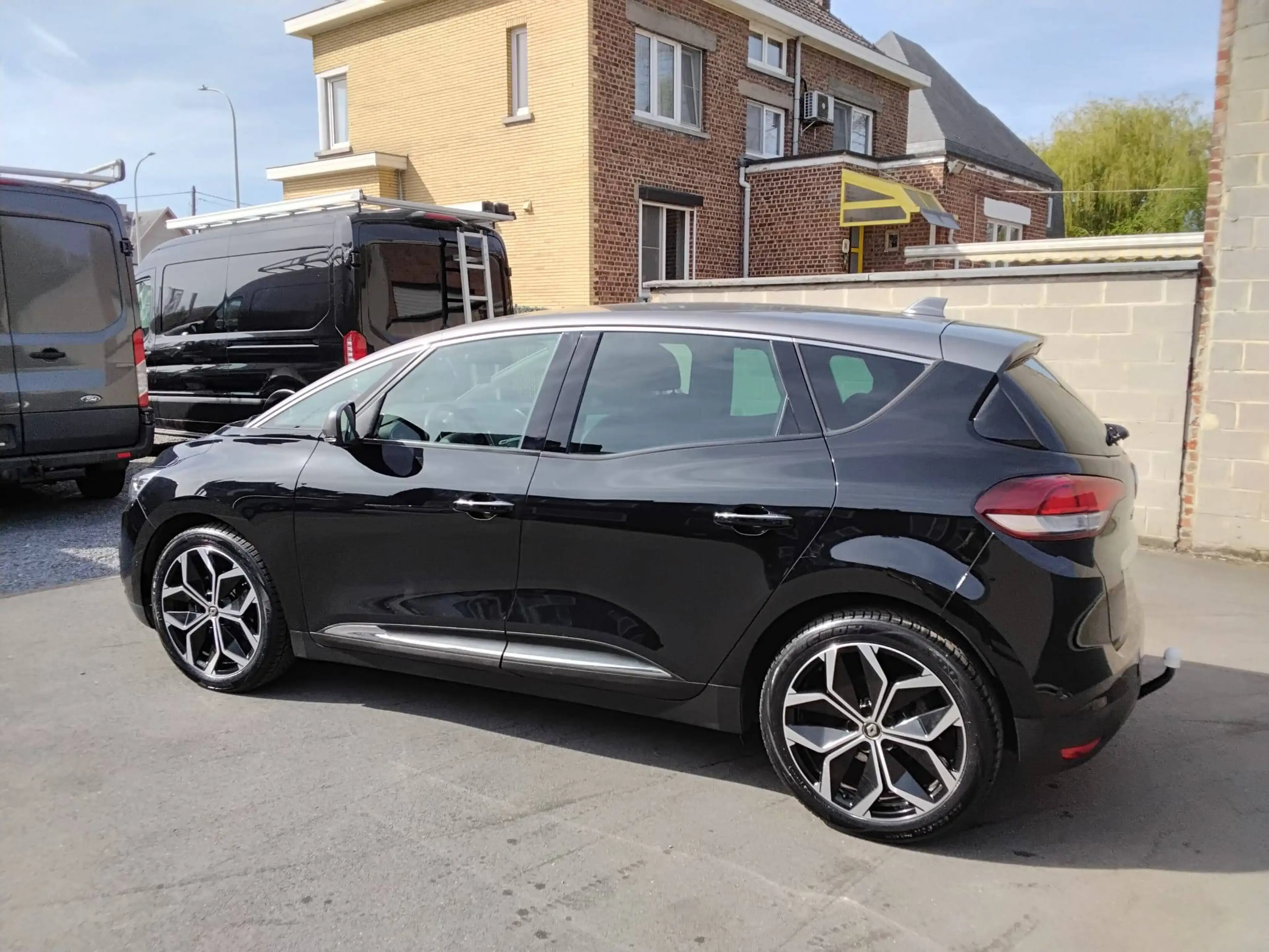 Renault Scenic 1.33 TCe Intens AUTOM CAM TREKHAAK NAVI BLUET CRUISE — photo 3