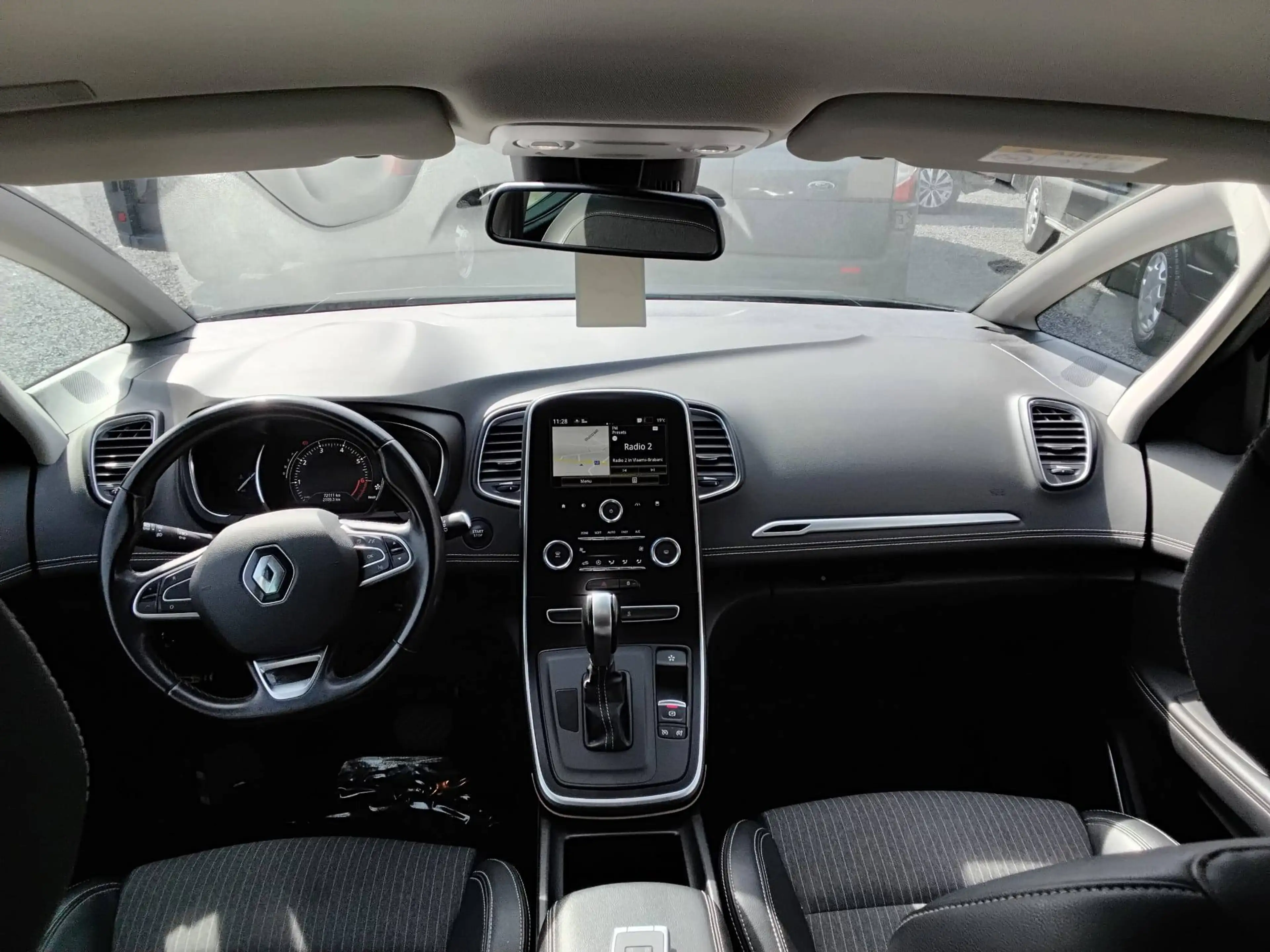 Renault Scenic 1.33 TCe Intens AUTOM CAM TREKHAAK NAVI BLUET CRUISE — photo 14