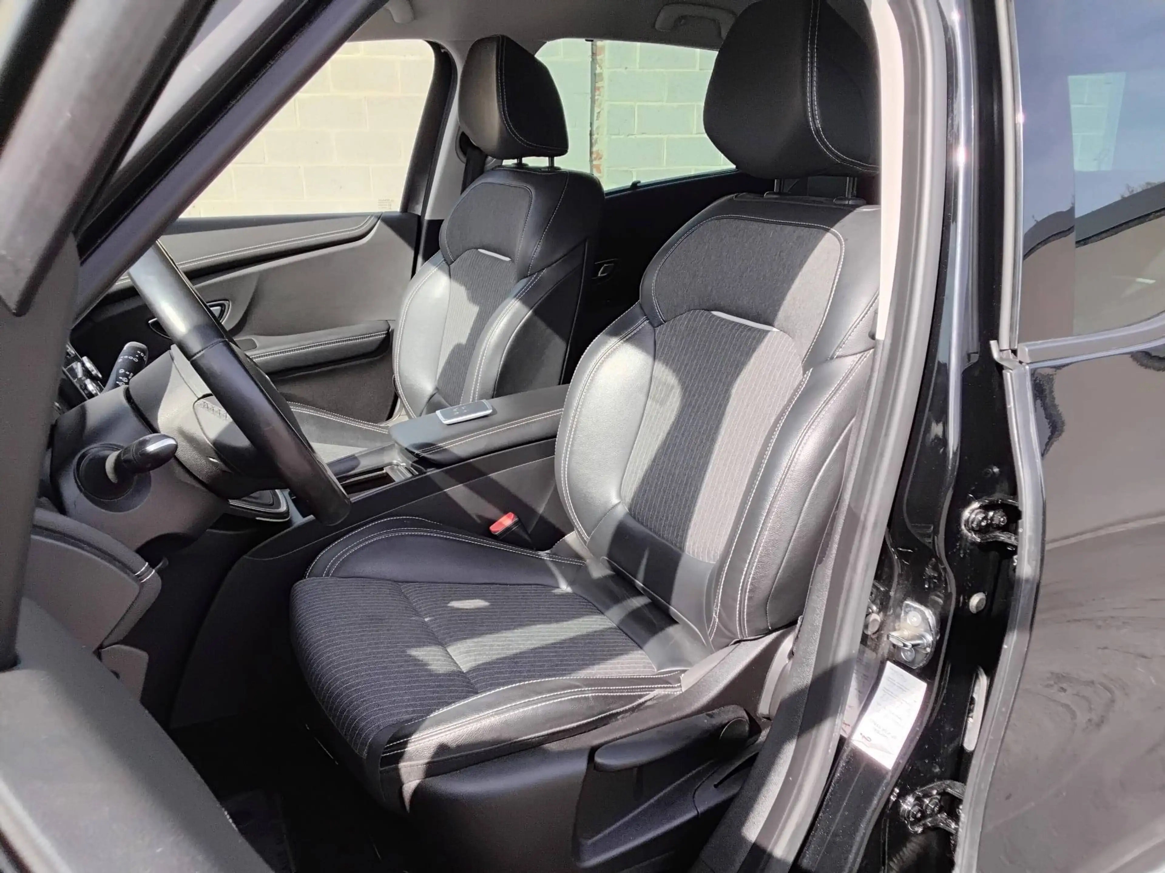Renault Scenic 1.33 TCe Intens AUTOM CAM TREKHAAK NAVI BLUET CRUISE — photo 7