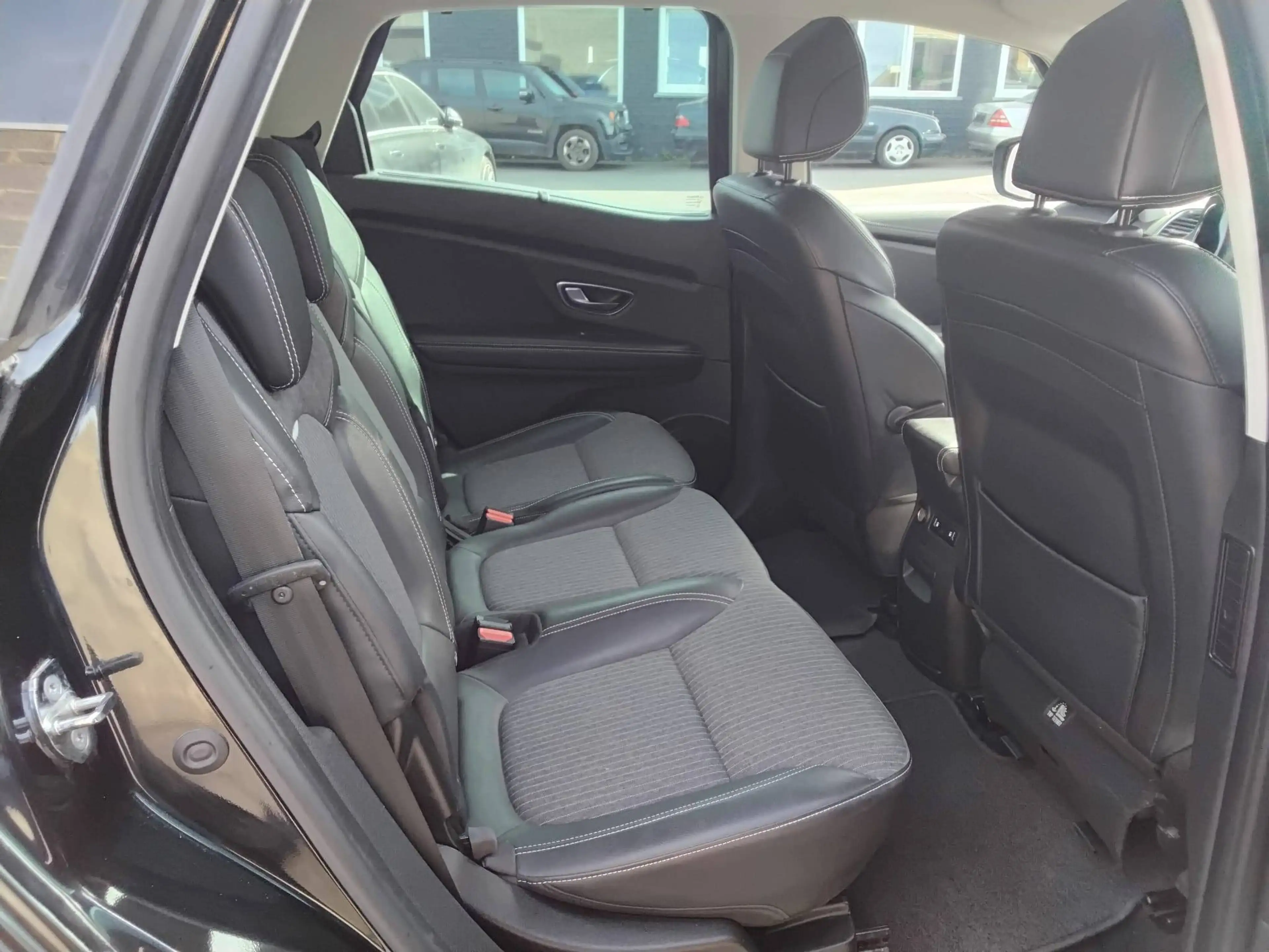 Renault Scenic 1.33 TCe Intens AUTOM CAM TREKHAAK NAVI BLUET CRUISE — photo 12