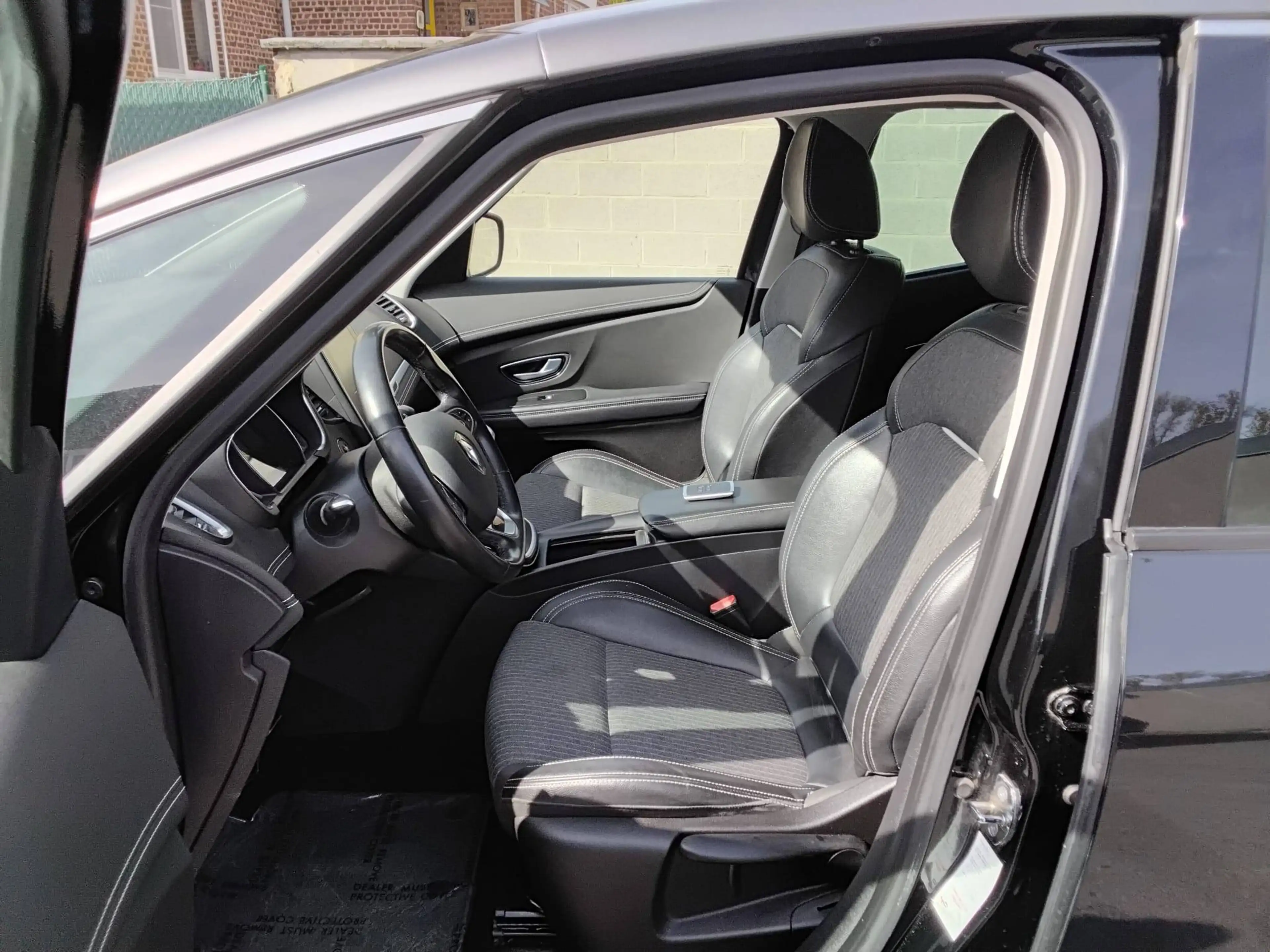 Renault Scenic 1.33 TCe Intens AUTOM CAM TREKHAAK NAVI BLUET CRUISE — photo 8