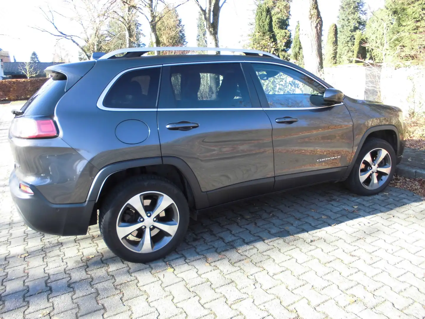 Jeep Cherokee Cherokee 2.0 T Active Drive I Automatik Limited - 2