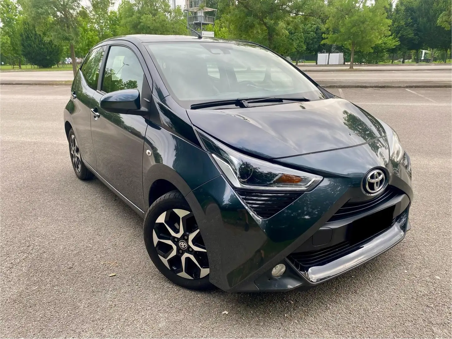 Toyota Aygo Aygo 5p 1.0 x-play 72cv Grigio - 1