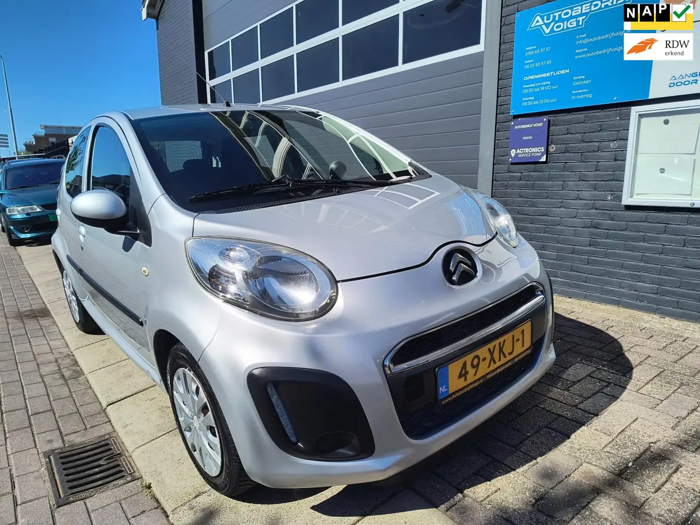 Citroen C1 1.0 Tendance vijf deurs nieuwe APK en beurt Grigio - 1