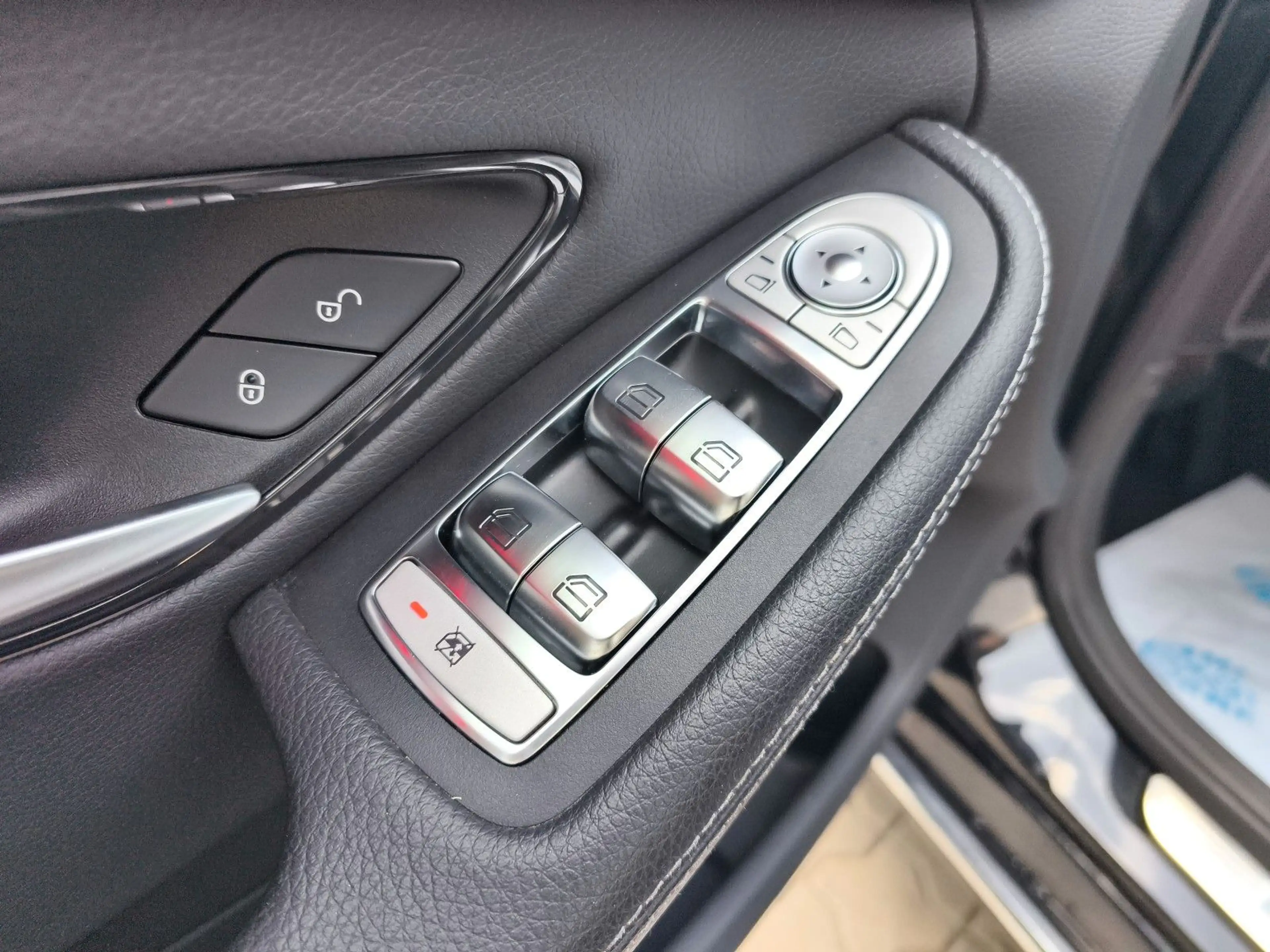 Mercedes-Benz C 200 d T AVANTG NAVI LED LEDER MWST — photo 11