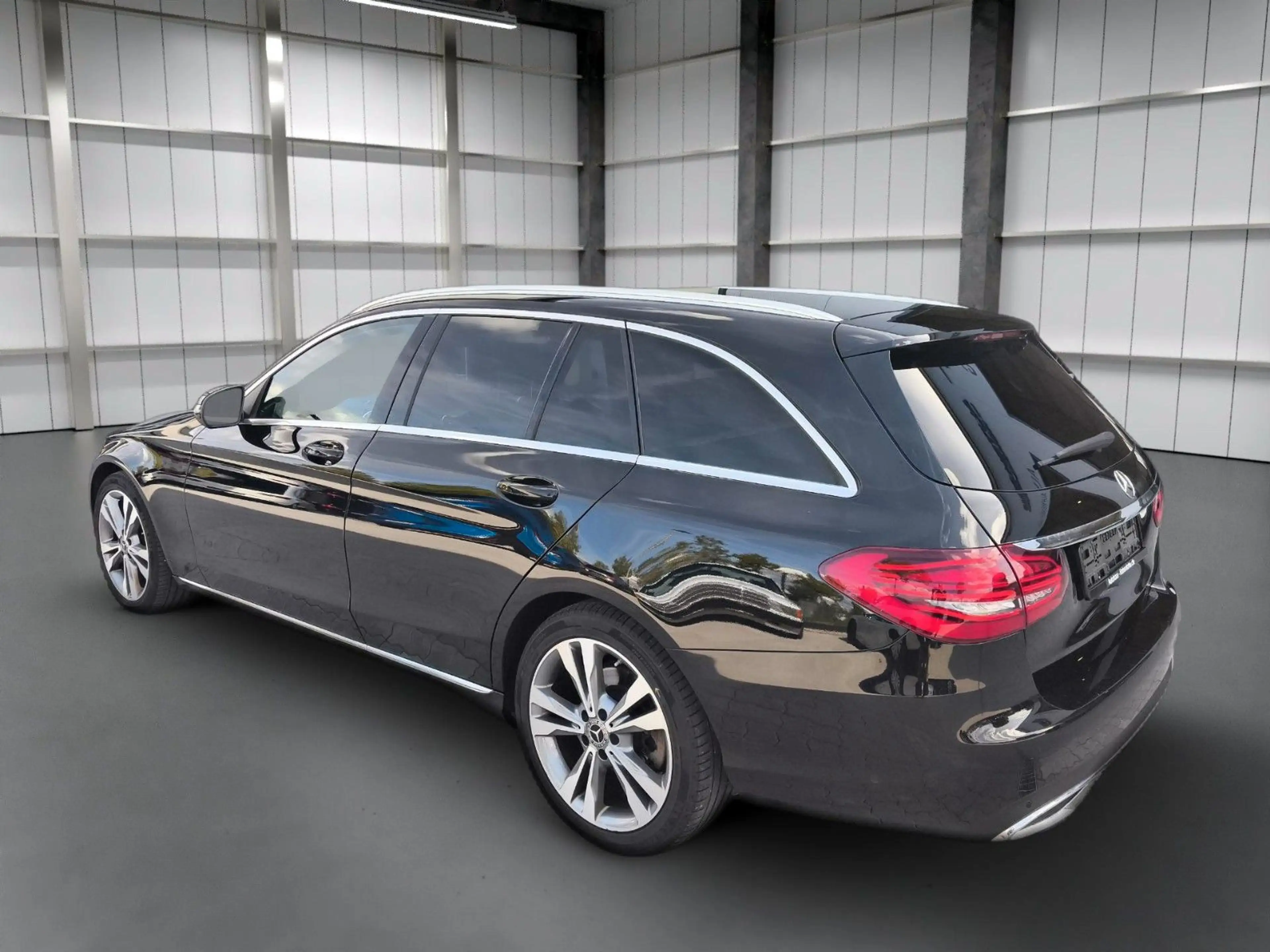 Mercedes-Benz C 200 d T AVANTG NAVI LED LEDER MWST — photo 4
