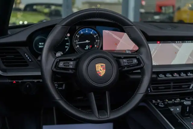 Porsche 911 view 15