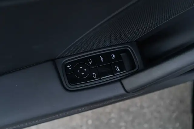 Porsche 911 view 12