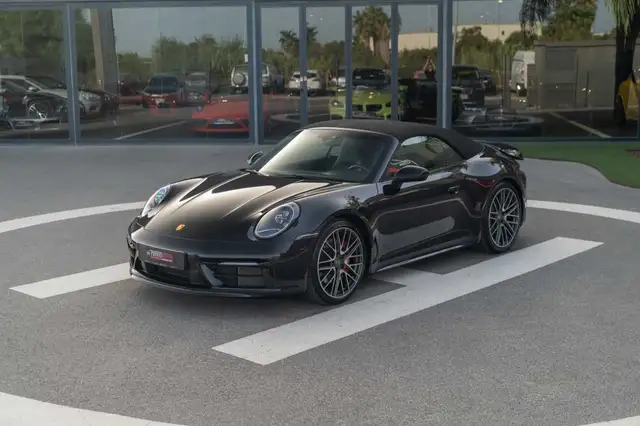 Porsche 911 view 5