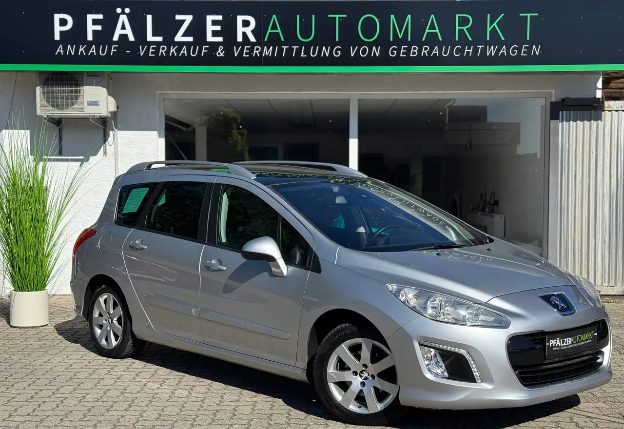 Peugeot 308 Business-Line Panoramadach NAVI PDC Scheckheft — photo 1 of 17