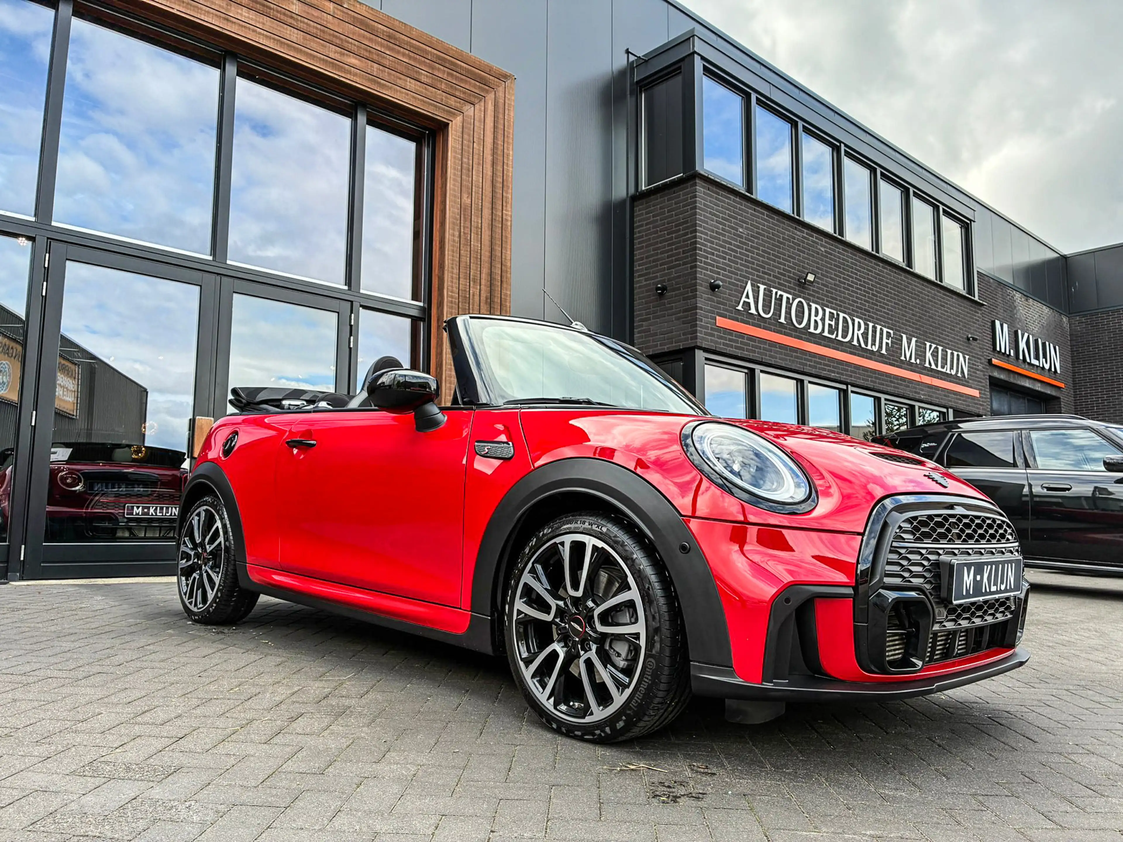 MINI Cooper S Cabrio 2.0 John Cooper Works F1 aut/Camera/18"Jcw/Hk/Navi