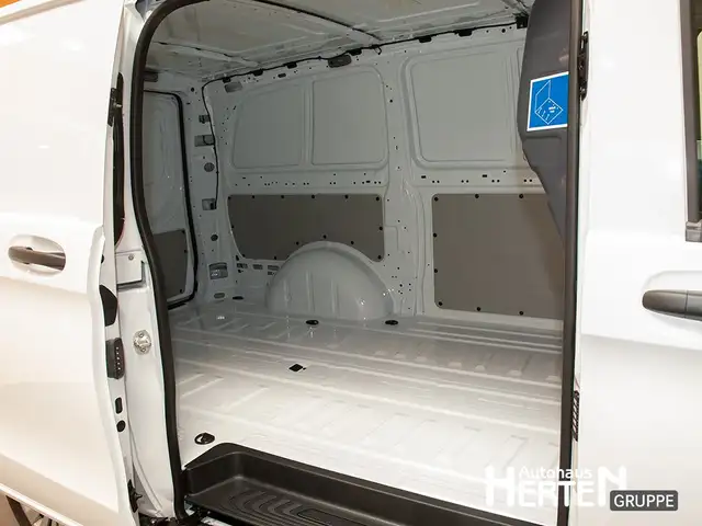 Mercedes-Benz Vito view 12