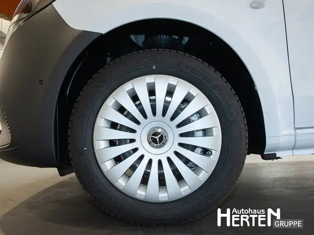 Mercedes-Benz Vito view 5