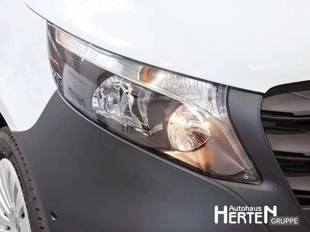 Mercedes-Benz Vito view 13