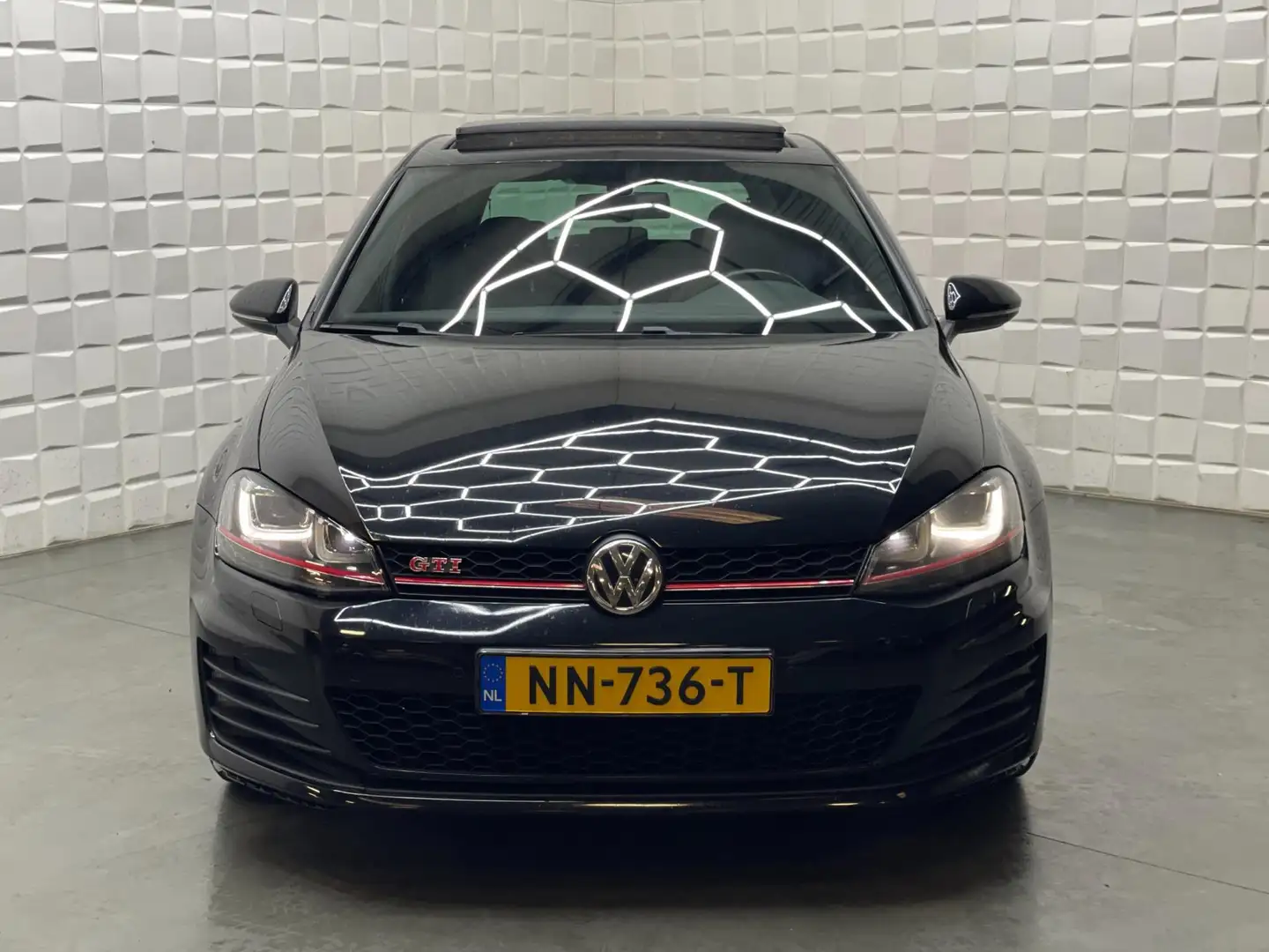 Volkswagen Golf GTI 2.0 TSI PANO AUTOMAAT CRUISE Black - 2
