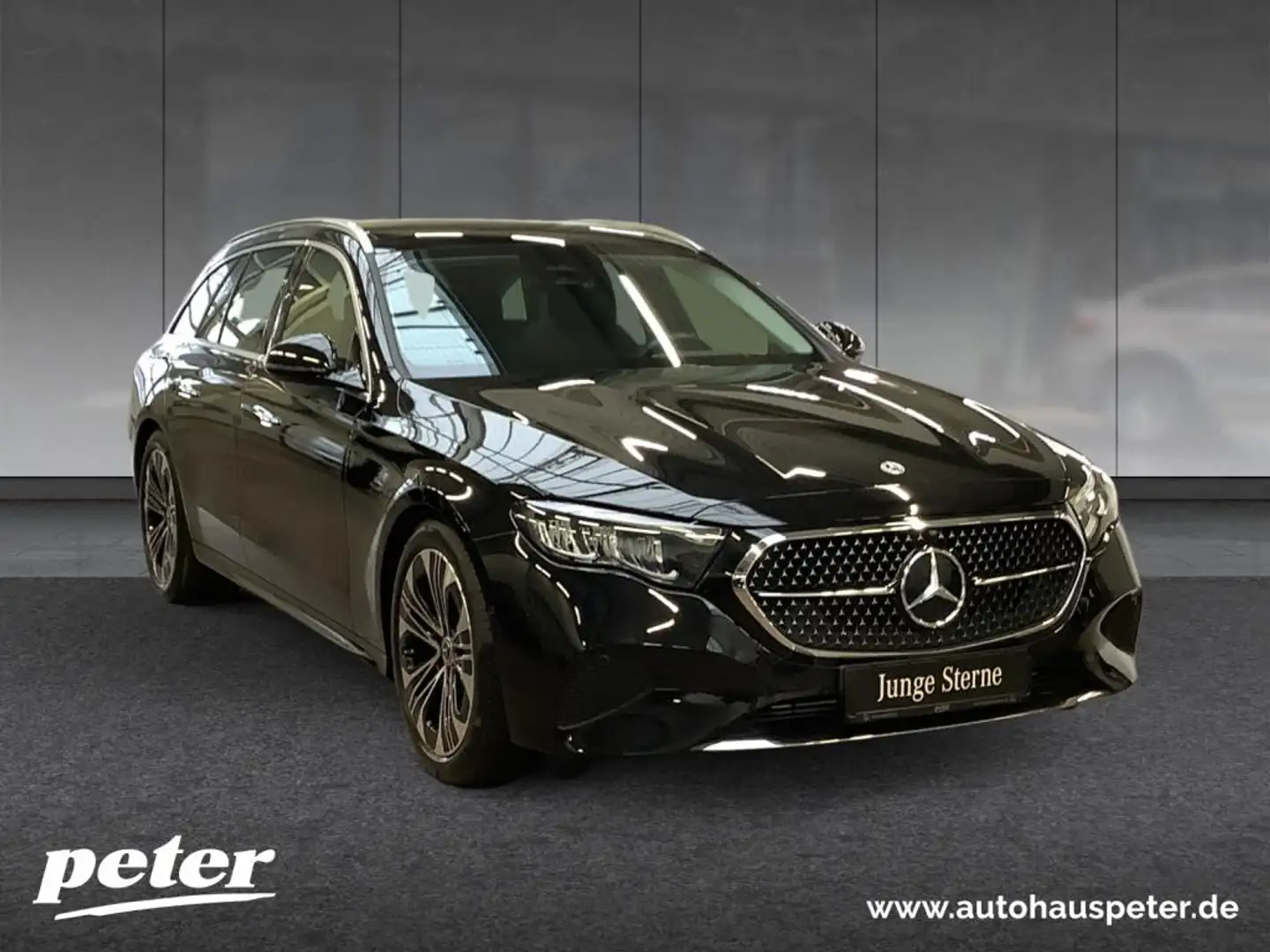 Mercedes-Benz E 220 d T Avantgarde/LED/Panorama-SD/Distronic/ crna - 2