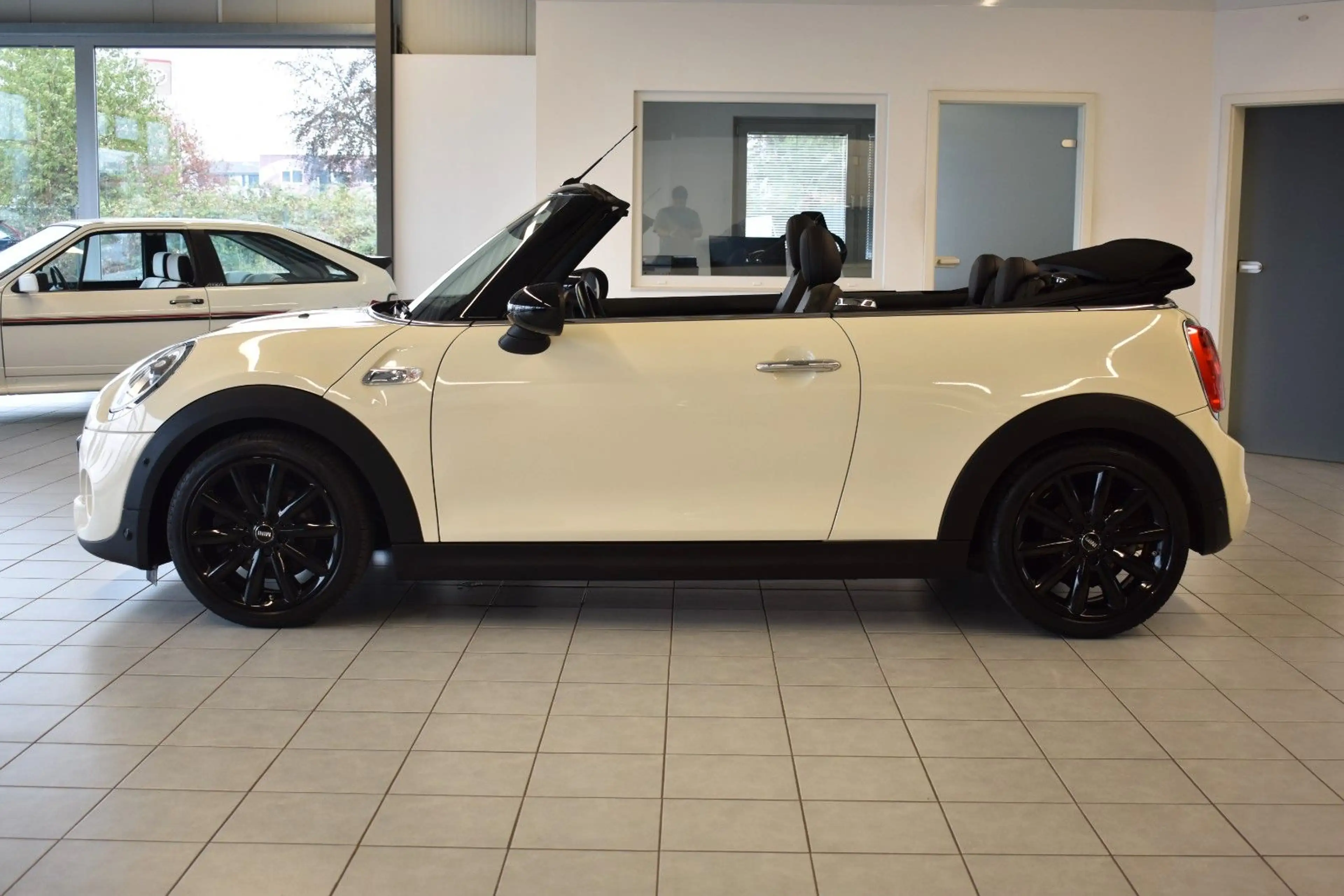 MINI Cooper S Cabrio/LED/CHILLI/NAVI/CAM/ — photo 5