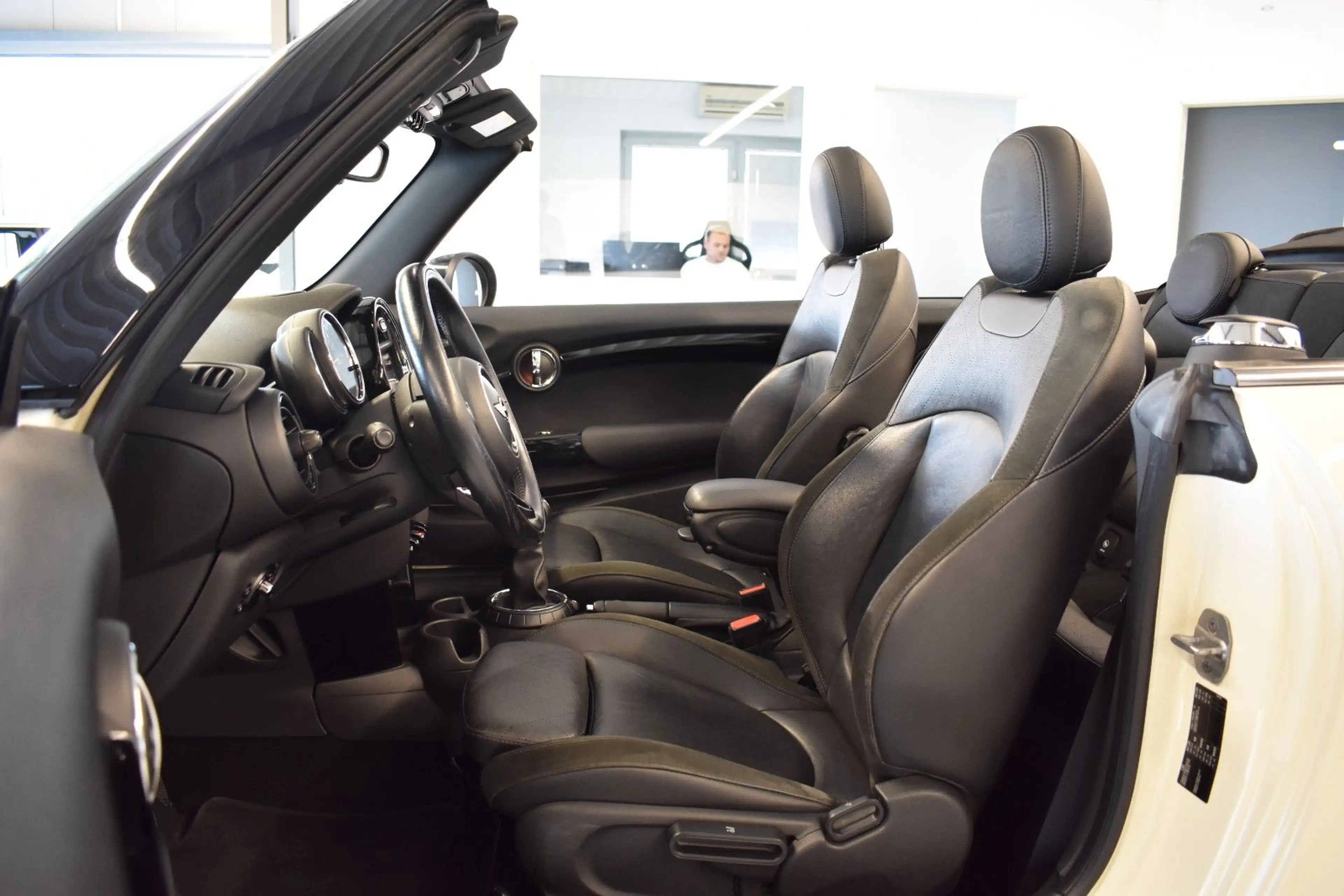 MINI Cooper S Cabrio/LED/CHILLI/NAVI/CAM/ — photo 14