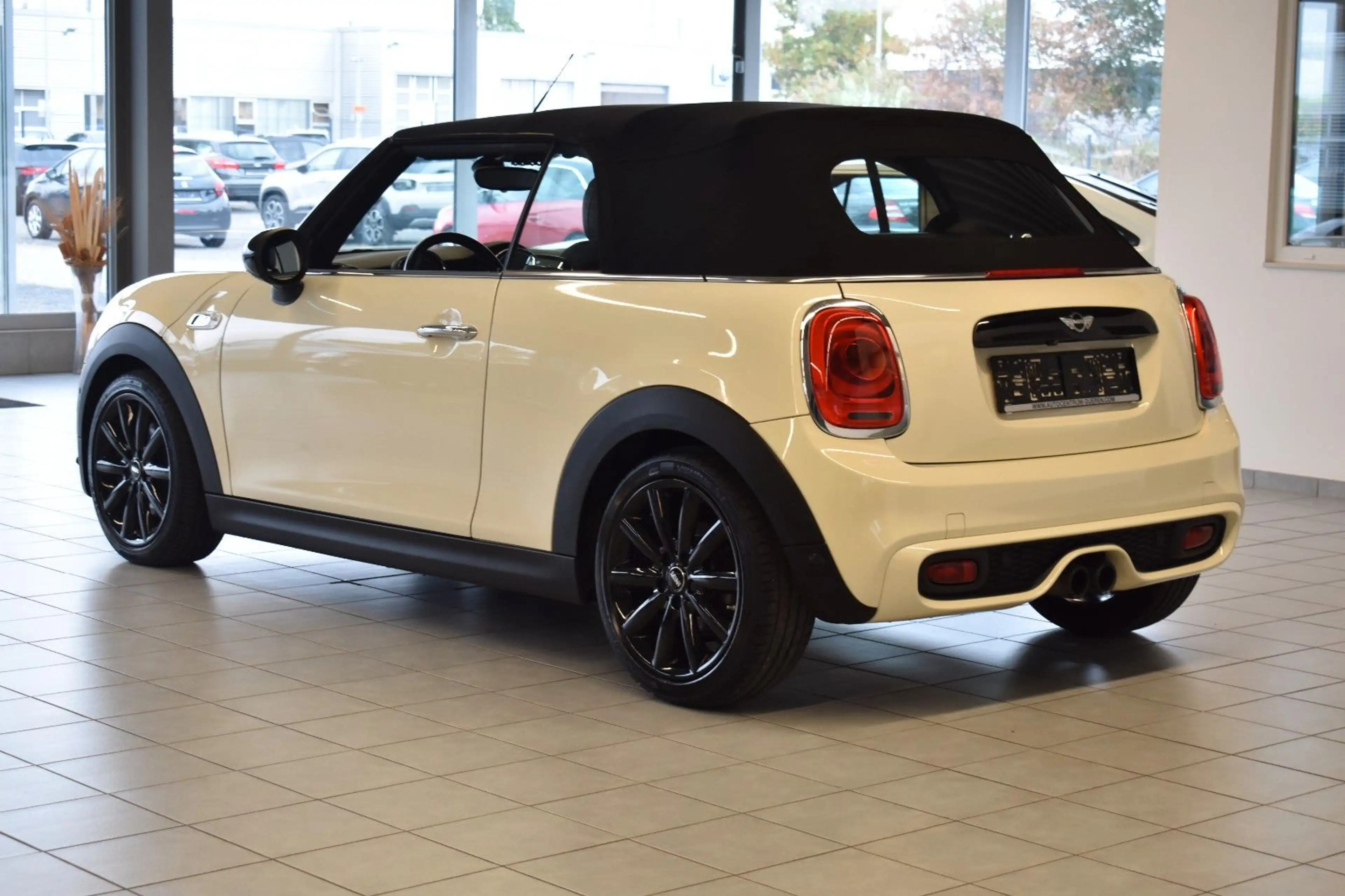 MINI Cooper S Cabrio/LED/CHILLI/NAVI/CAM/ — photo 7