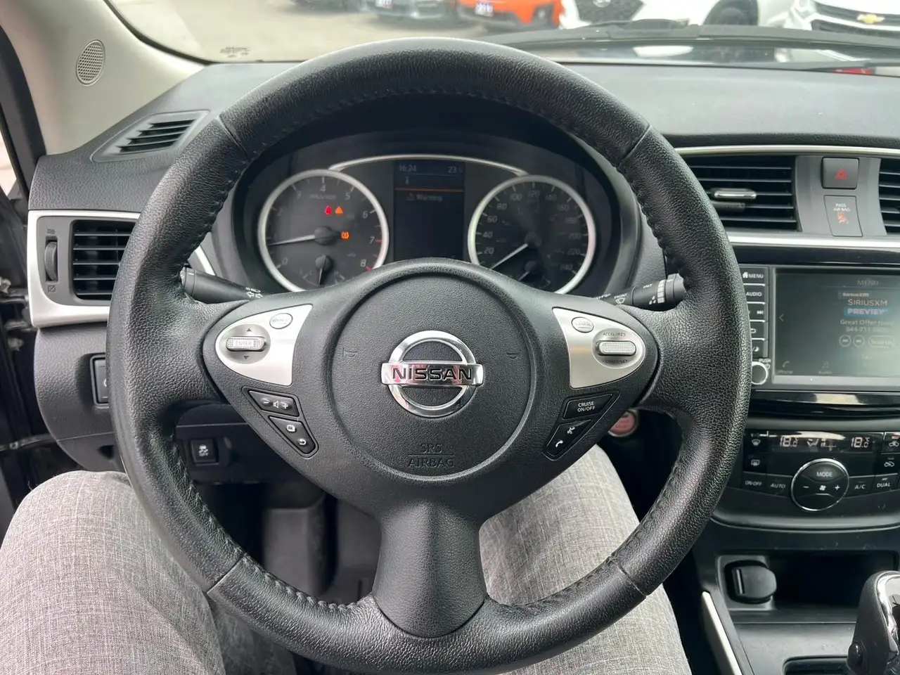 Nissan Sentra fotografie Nissan Sentra