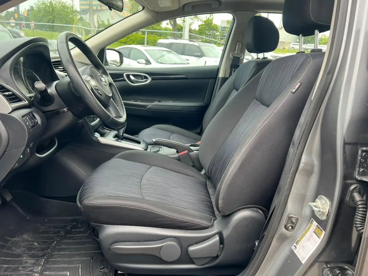 Nissan Sentra fotografie Nissan Sentra