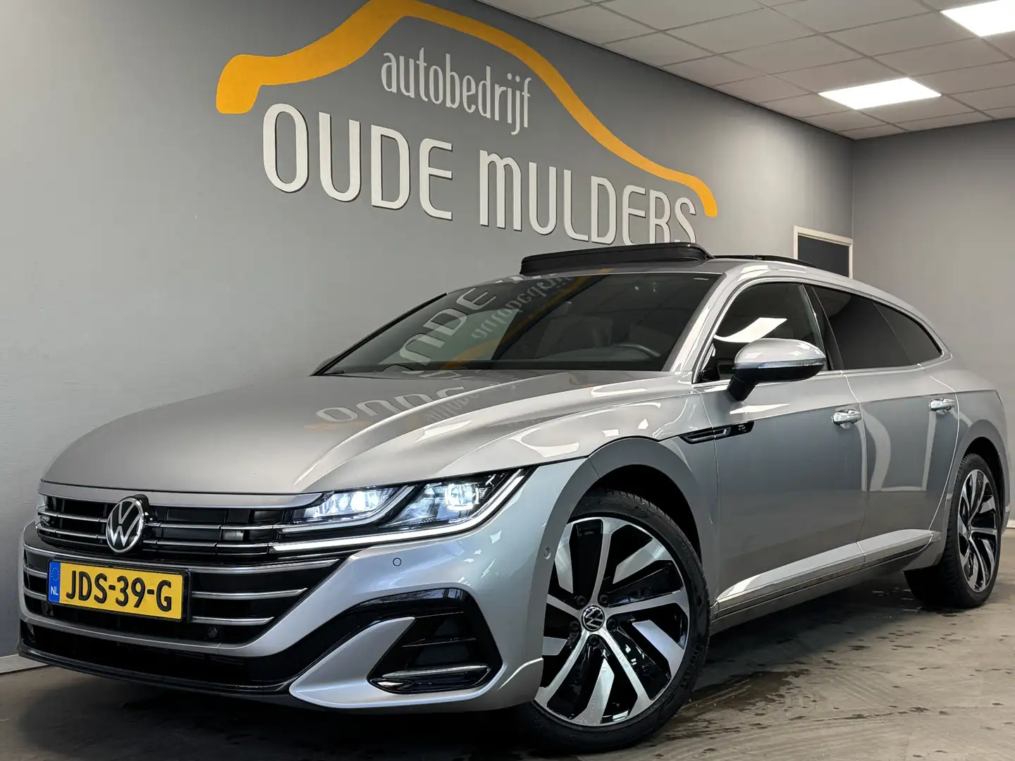 Volkswagen Arteon Shooting Brake 1.4 R-Line R-Line/Leder/Panoramadak Zilver - 1