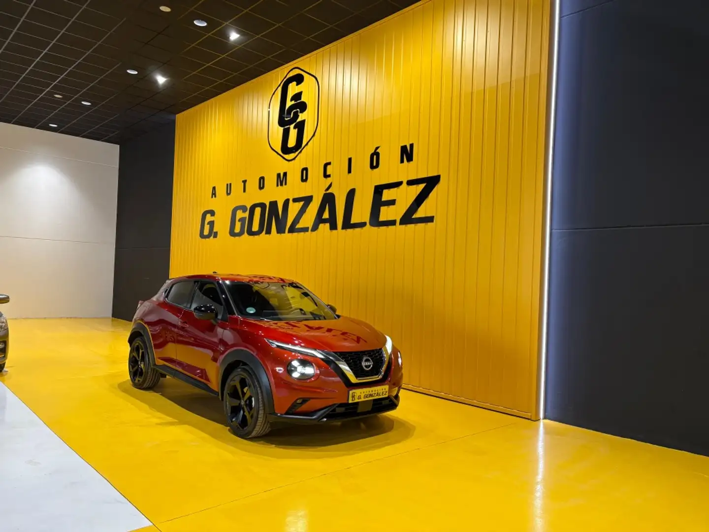 Nissan Juke 1.0 DIG-T Tekna 4x2 DCT 7 84kW Rot - 1