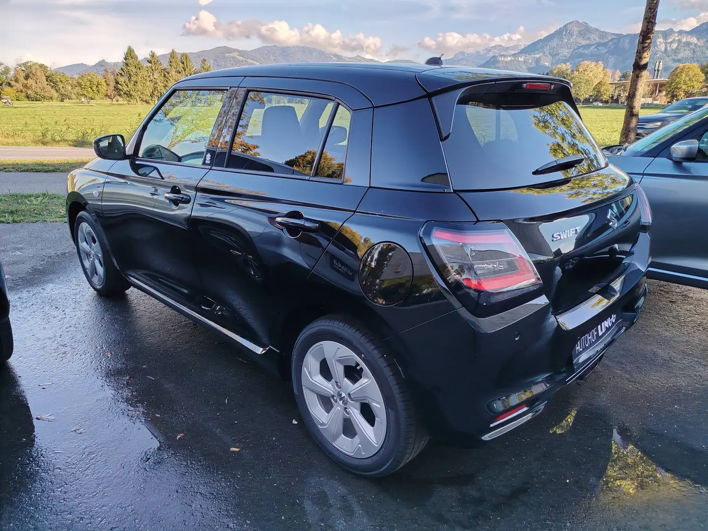 Suzuki Swift 1,2 Hybrid Shine Schwarz - 2