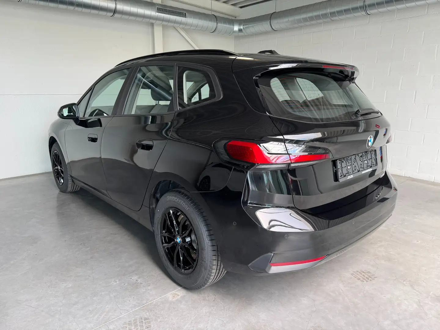 BMW 216 216i Active Tourer Aut. -camera- M-Stuur- 14350 KM Zwart - 2