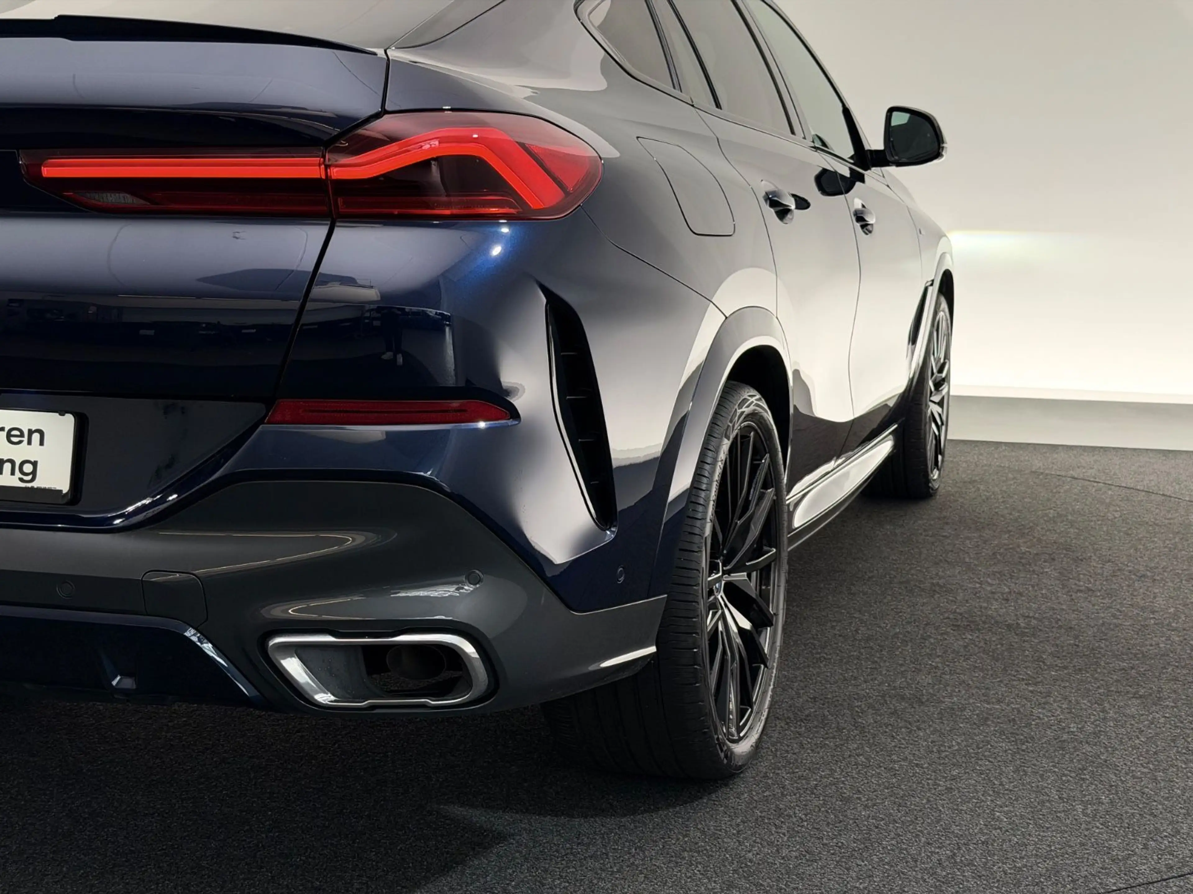 BMW X6 xDrive40i*M SPORT*LED-PANO-HUD-R.KAM-MEMO-22" — photo 13