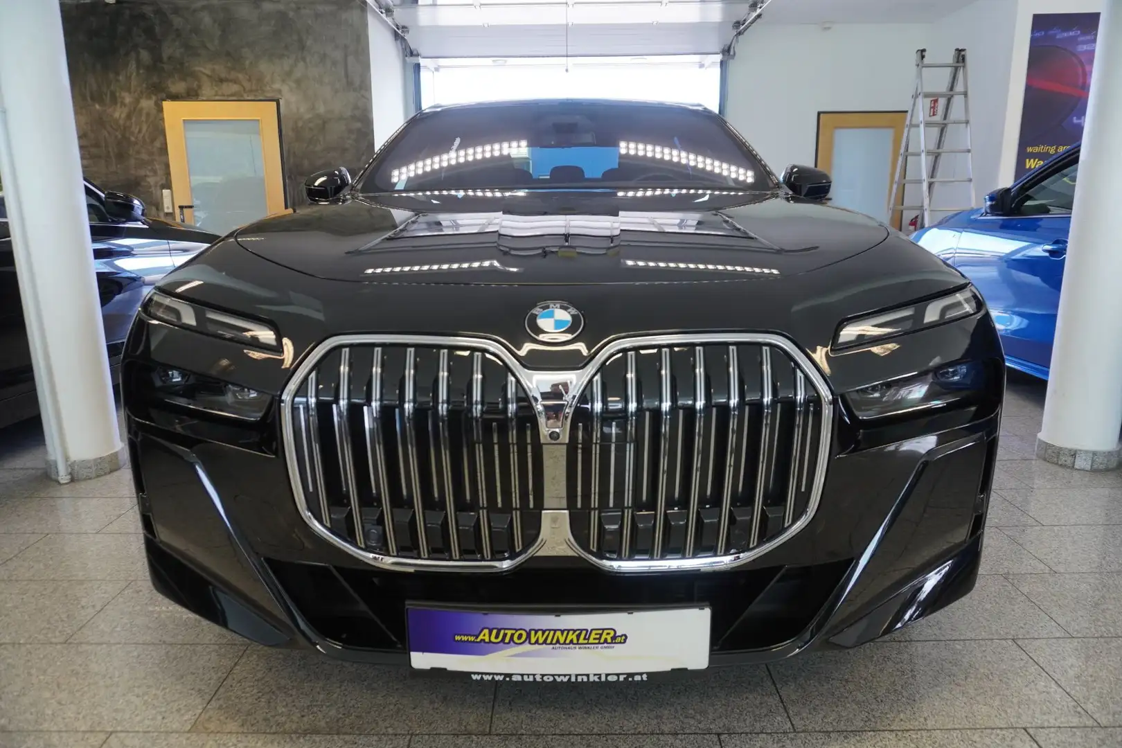 BMW 740 d xDrive Limousine Aut. Lang/M/Skyl./Kamera/HeadUp Schwarz - 2