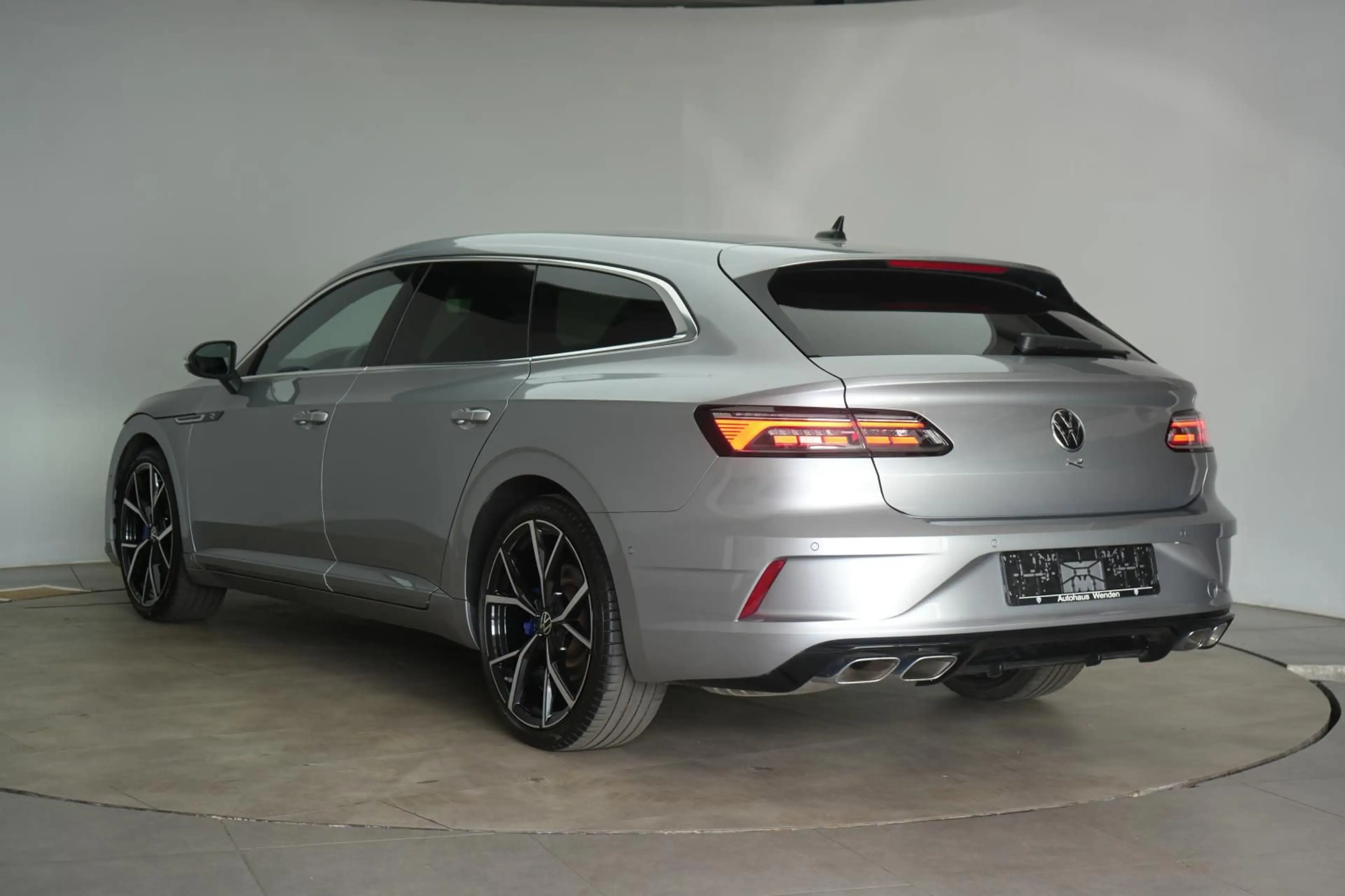Volkswagen Arteon Shooting Brake R 2.0 TSI 4Motion DSG Lede — photo 5