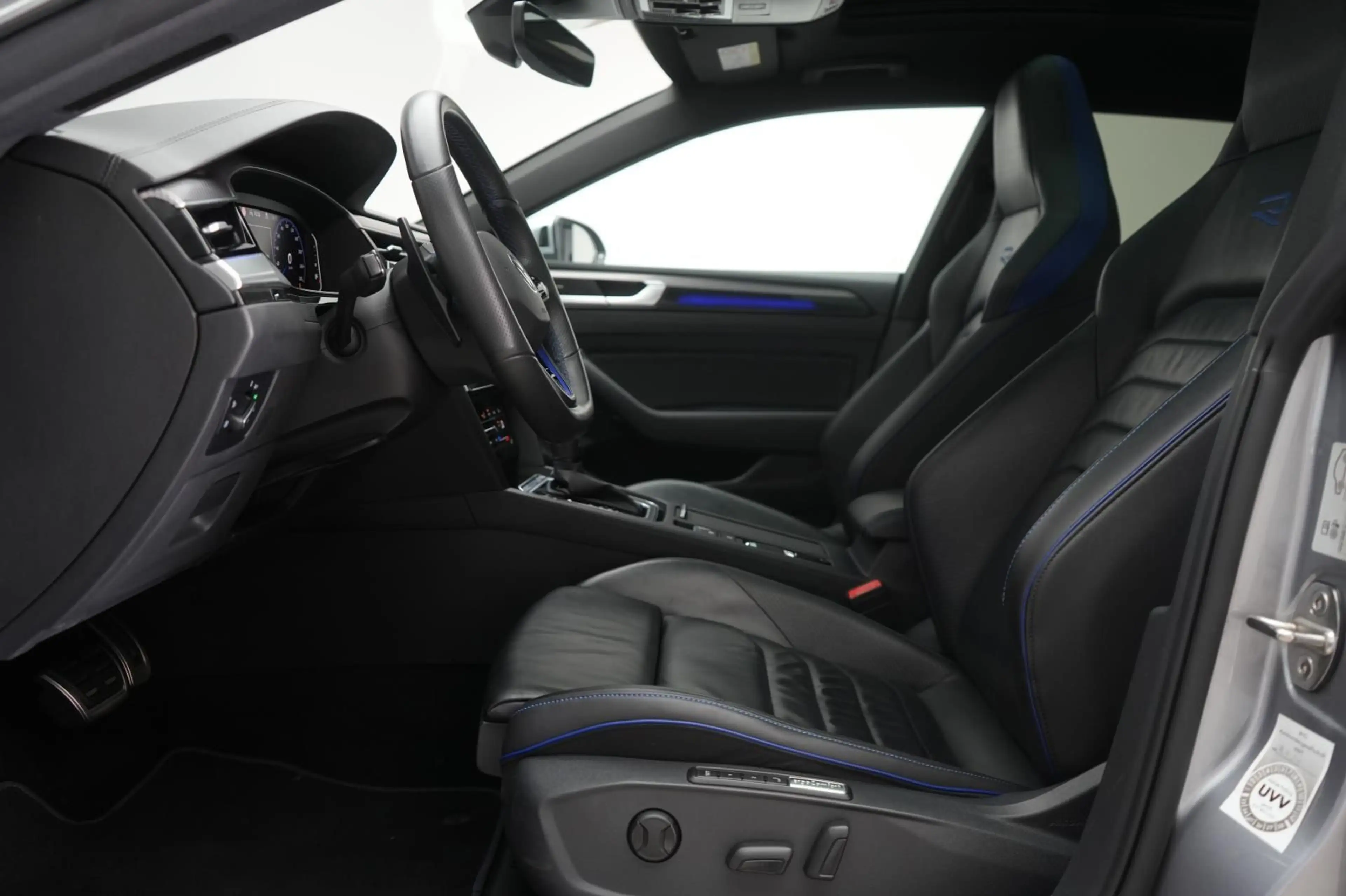 Volkswagen Arteon Shooting Brake R 2.0 TSI 4Motion DSG Lede — photo 10