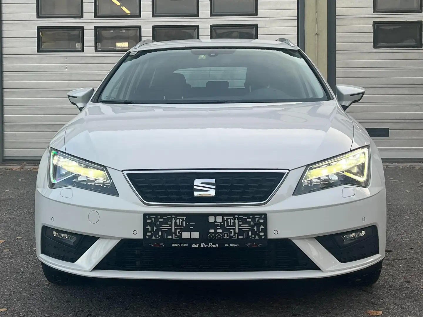 SEAT Leon Leon ST Style 1,0 TSI Style Weiß - 2