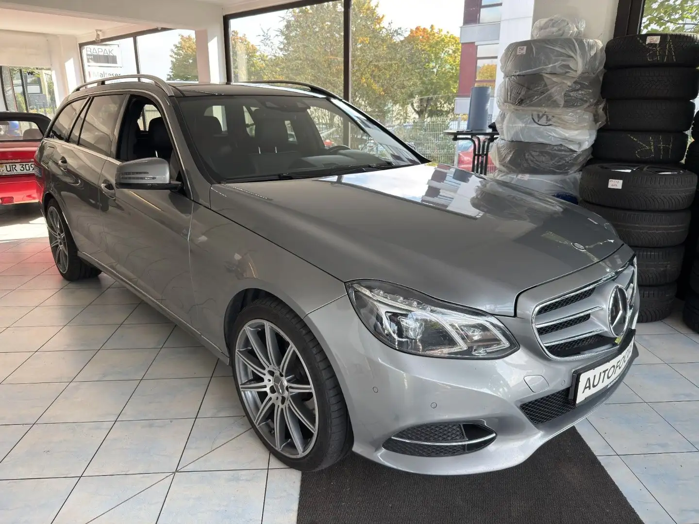 Mercedes-Benz E 350 CDI T-Modell BlueTec Avantgarde*AHK*Pano Srebrny - 1