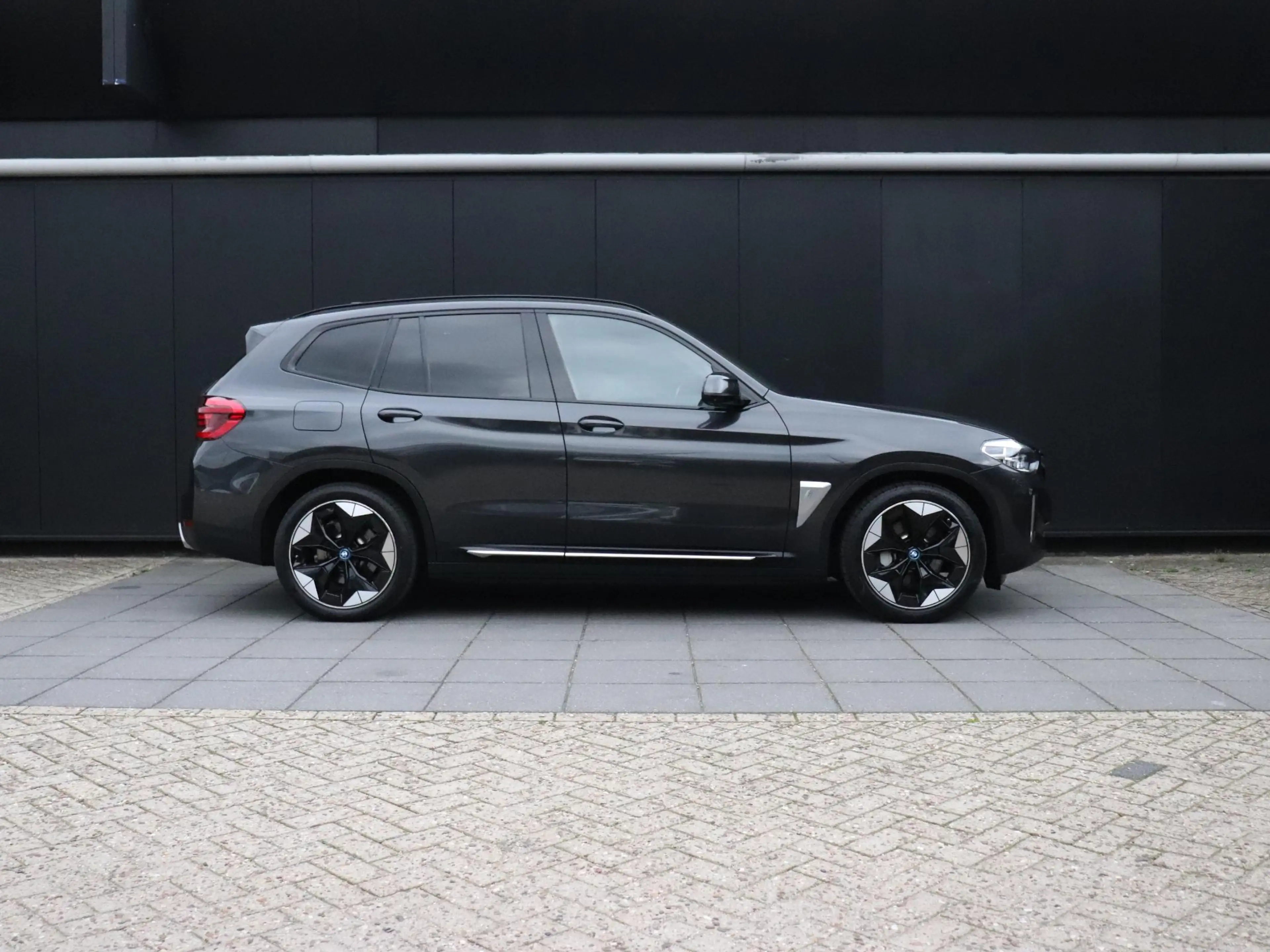 BMW iX3 High Executive 80 kWh | LEDER | MEMORY | H&K | PAN — photo 4
