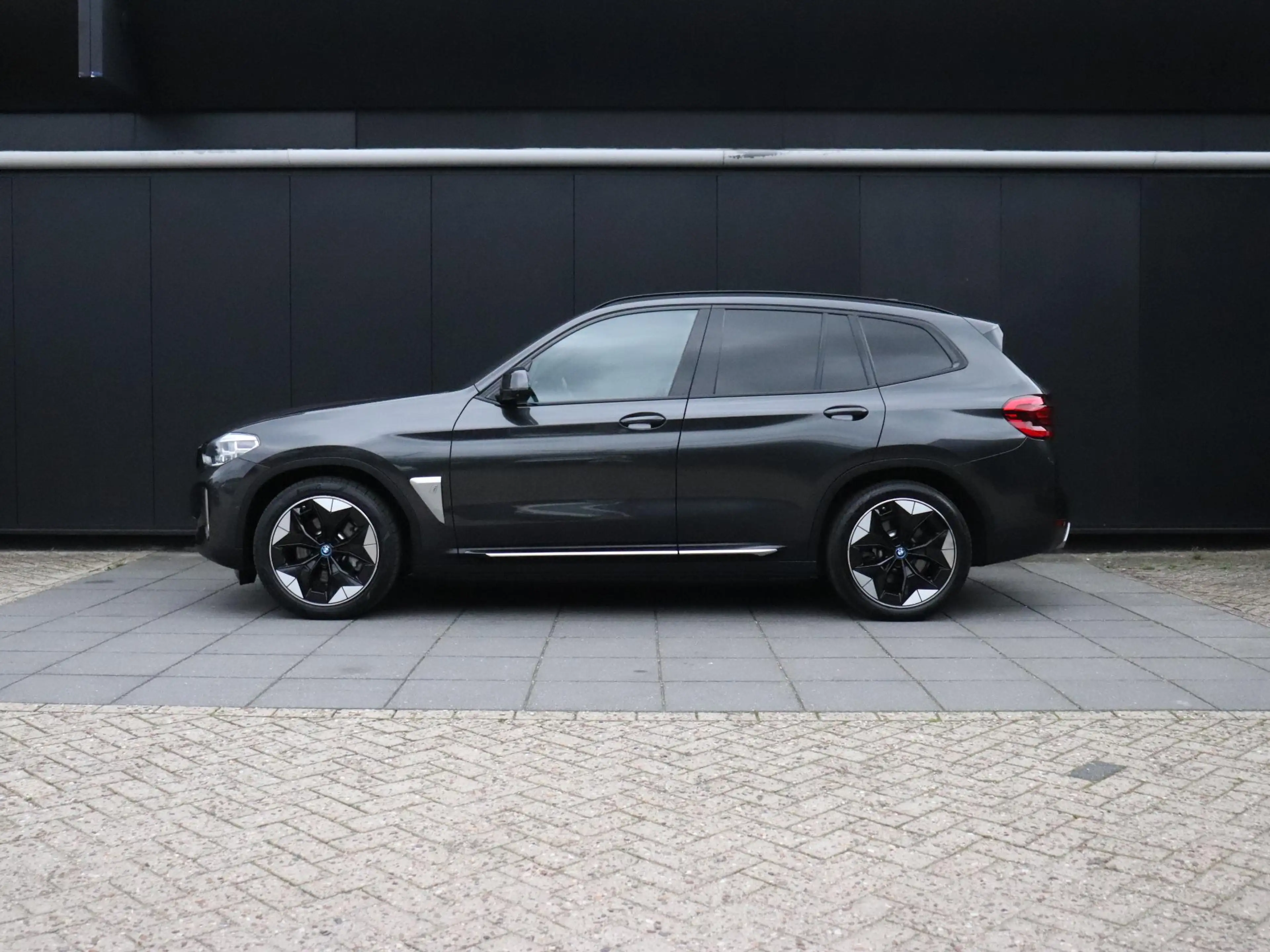 BMW iX3 High Executive 80 kWh | LEDER | MEMORY | H&K | PAN — photo 2