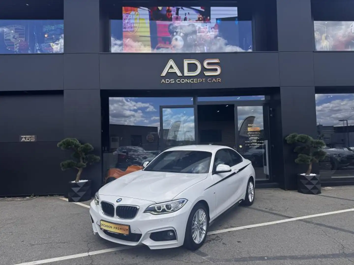 BMW 220 d pack M Blanc - 1