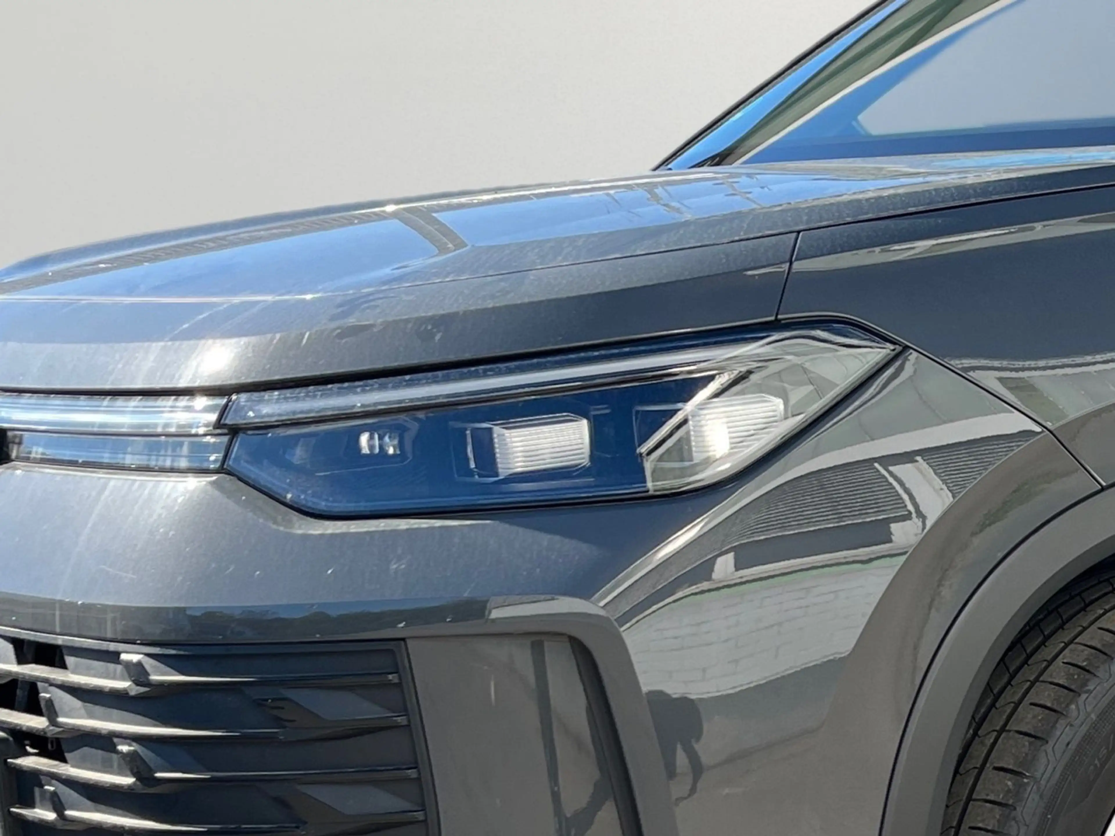 Volkswagen Tayron LIFE 1,5 eHybrid Navi AHK RFK — photo 3