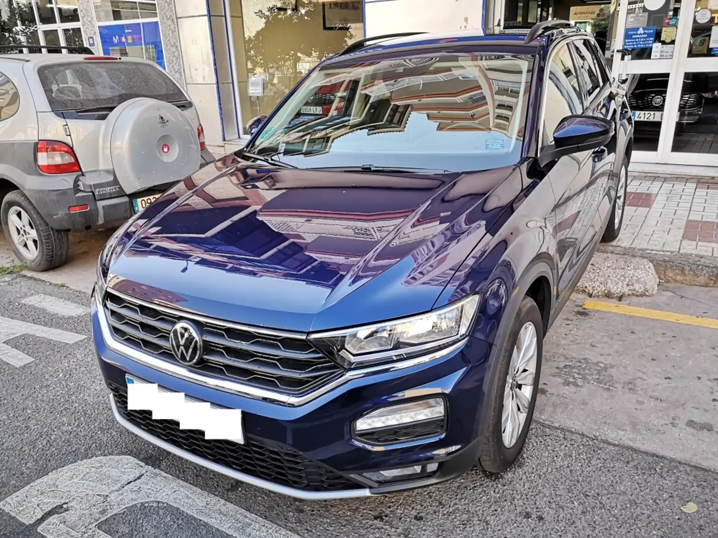 Volkswagen T-Roc 1.0 TSI Advance 81kW Azul - 1