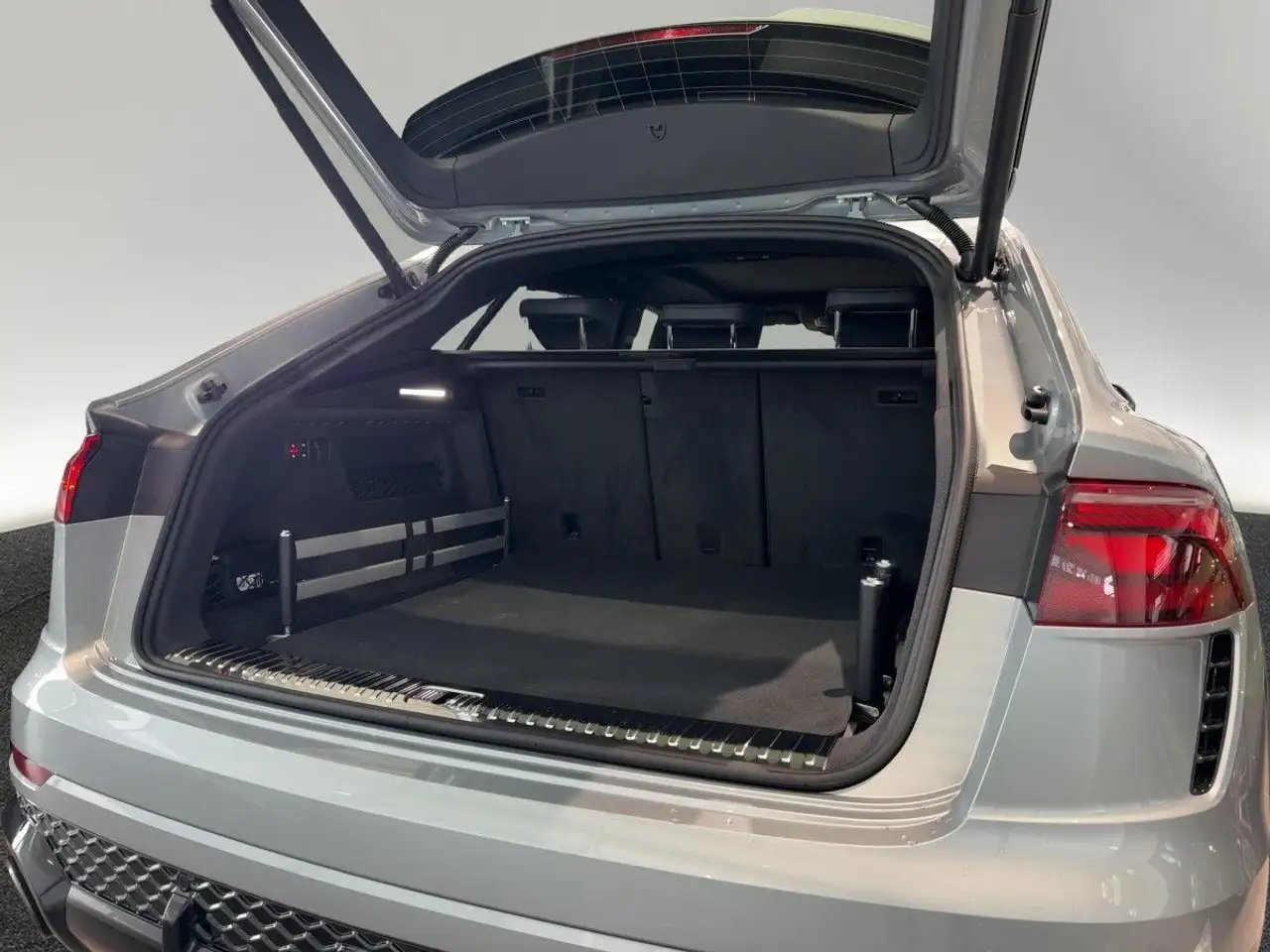 Audi RS Q8 SUV performance 471 kW tiptronic 7