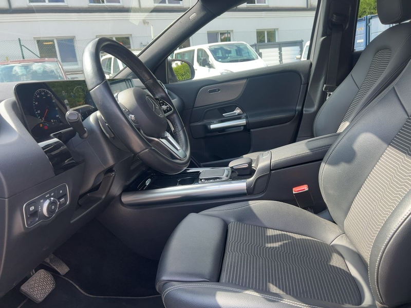 Mercedes-Benz GLA 200 d 4MATIC Progressive *Shz*LED*eHeck*PTS* — photo 3