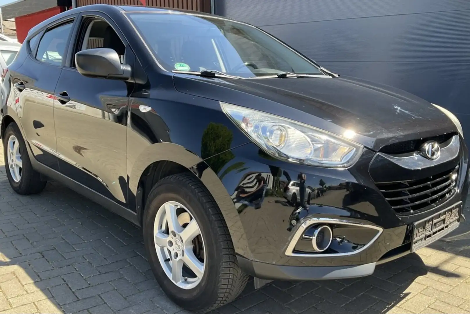 Hyundai iX35 Comfort 2WD Czarny - 2