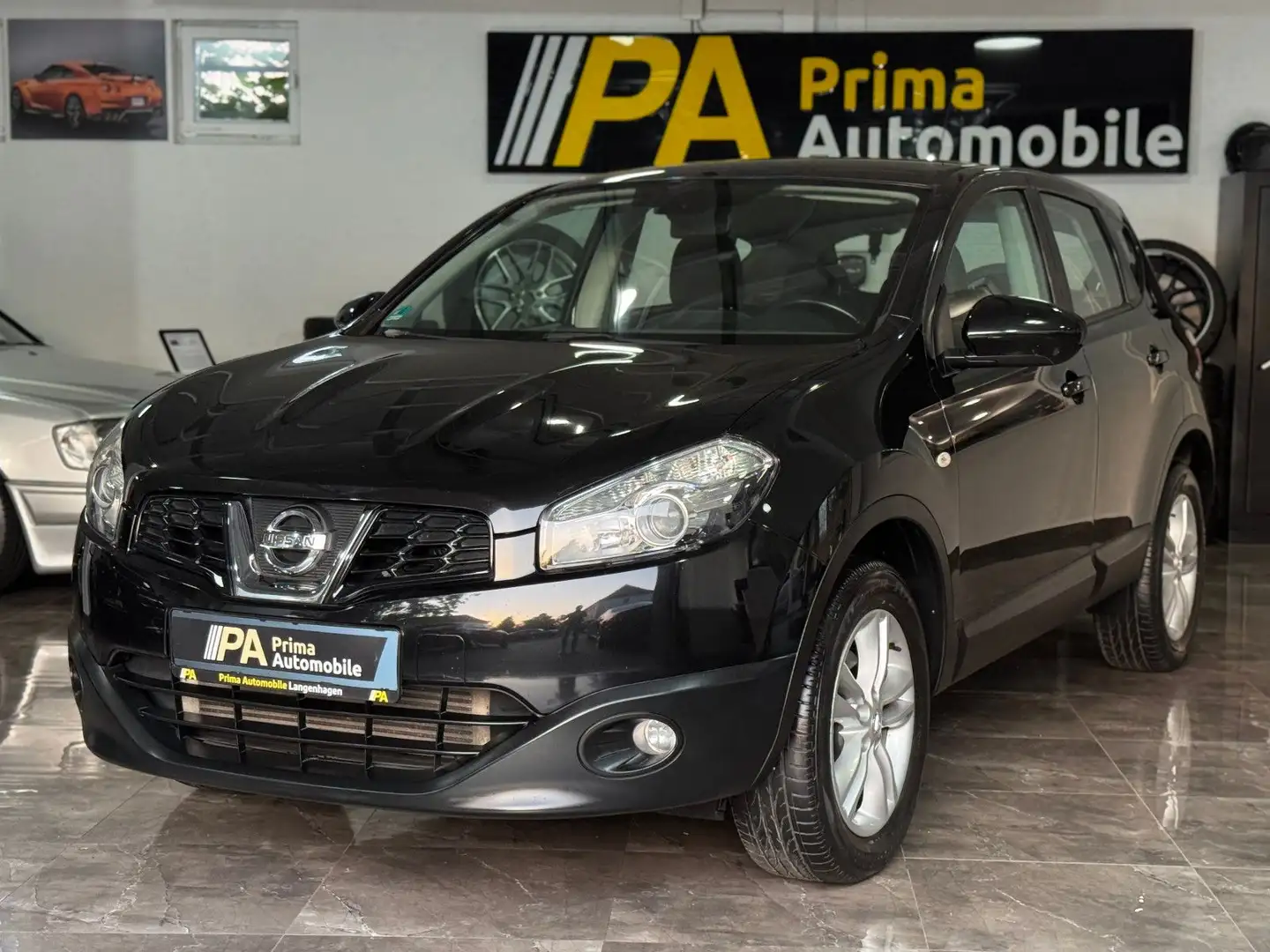 Nissan Qashqai 2.0 dCi Acenta 4X4 / Automatik 2. Hand Schwarz - 1