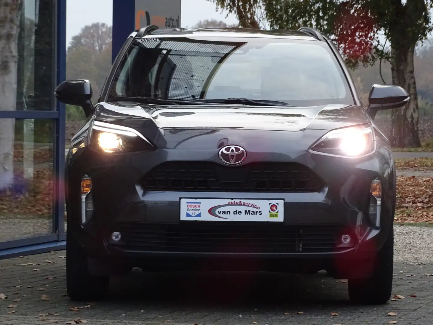 Toyota Yaris Cross 1.5 Hybrid 116 Pk Active App Connect Adaptive Crui Zwart - 2