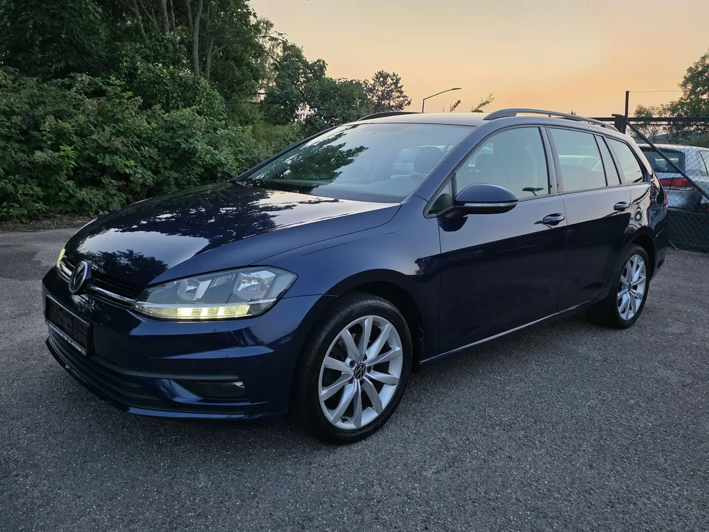 Volkswagen Golf Variant 1.6 TDI BMT 17 Zoll Alufelgen LED Tempomat Display Bleu - 1