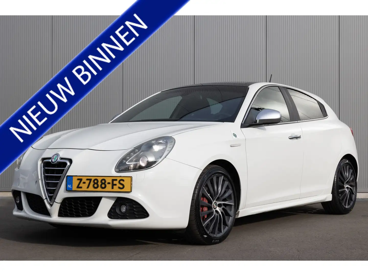 Alfa Romeo Giulietta 1.7 TBi Quadrifoglio Verde | 234 PK | PANO | Weiß - 1