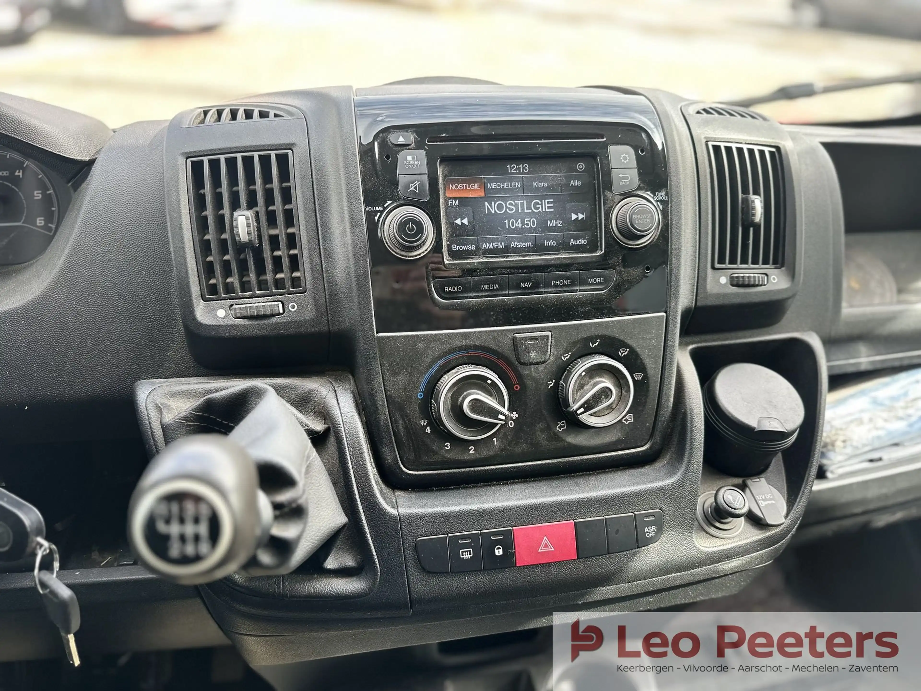Peugeot Boxer FT L2H2 333 BlueHDI S/S Premium — photo 9