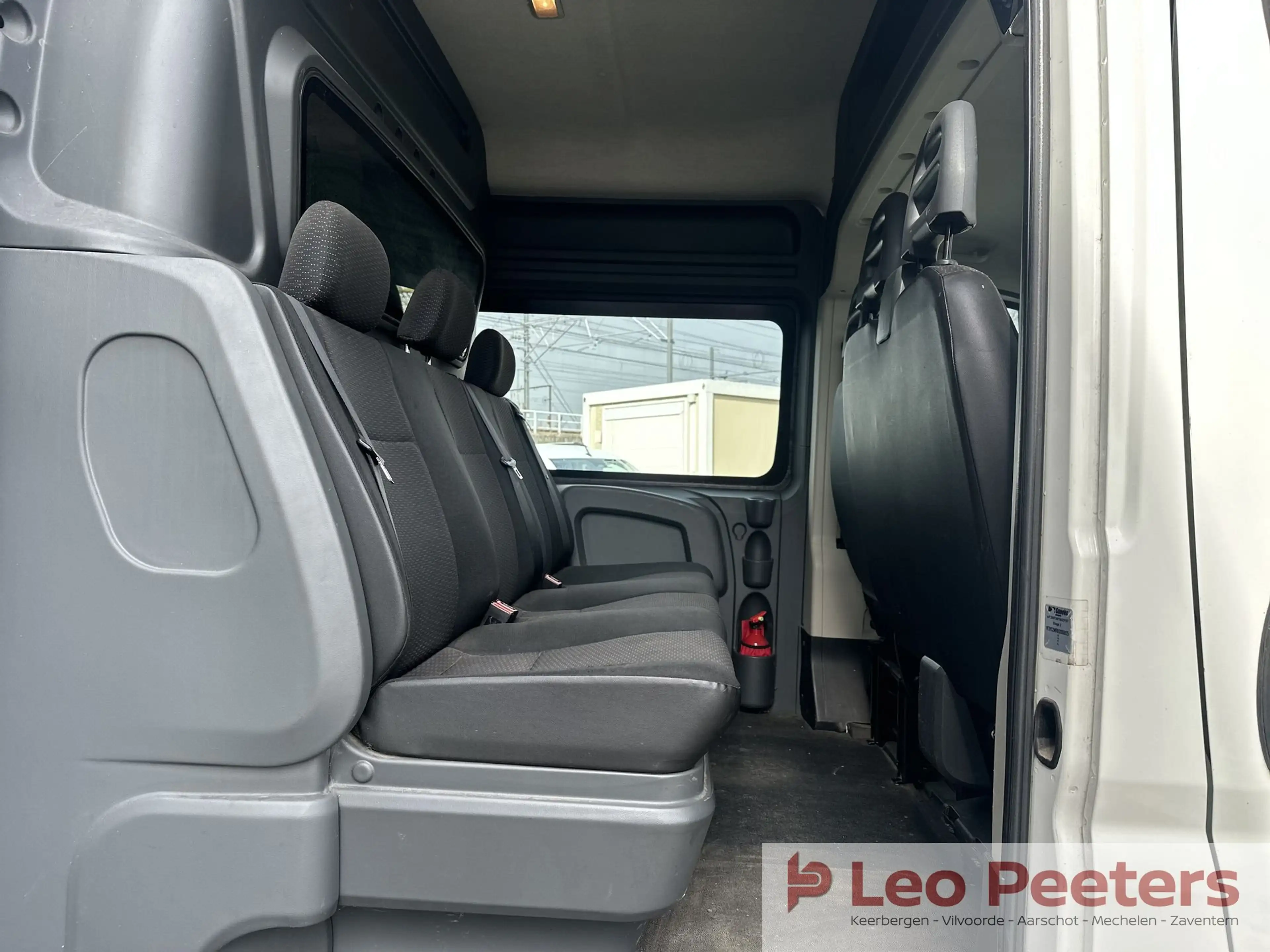 Peugeot Boxer FT L2H2 333 BlueHDI S/S Premium — photo 8